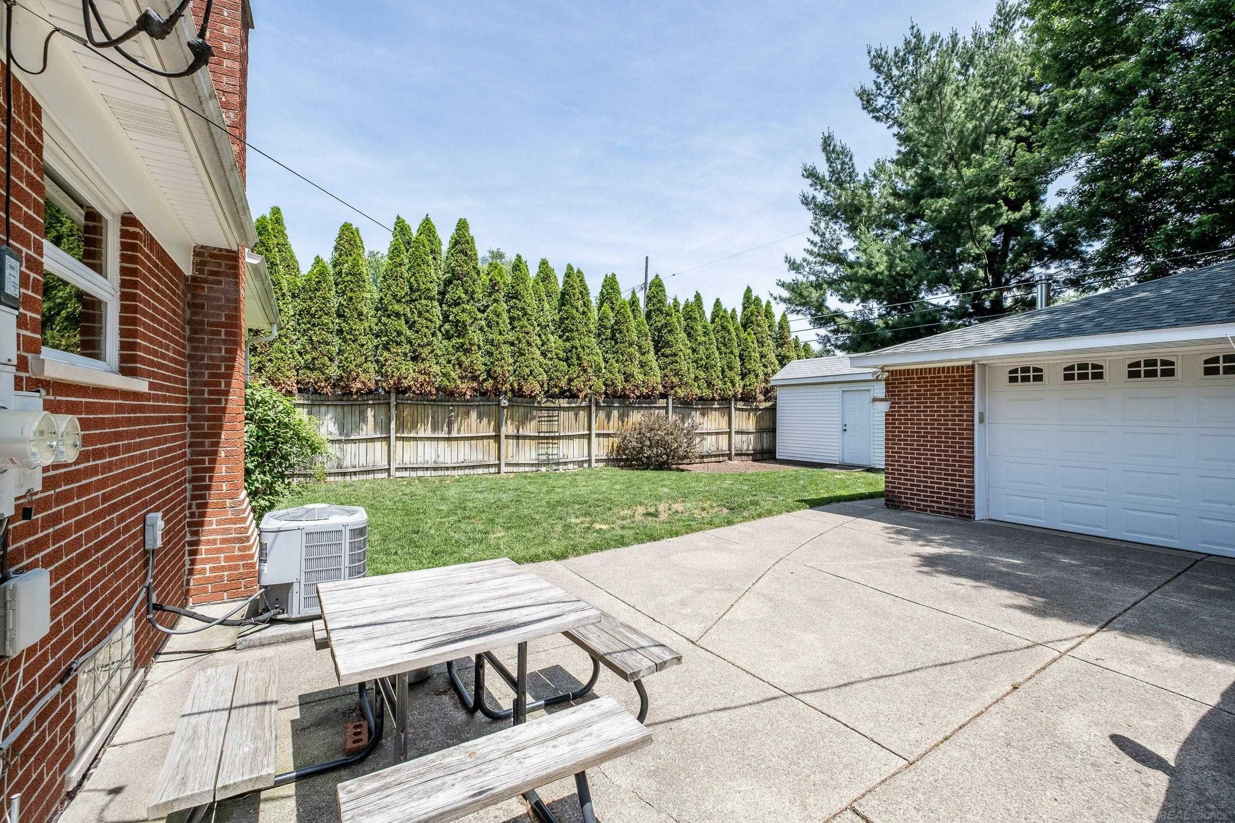 7368 Kubis Street, Westland, MI — Photo 21
