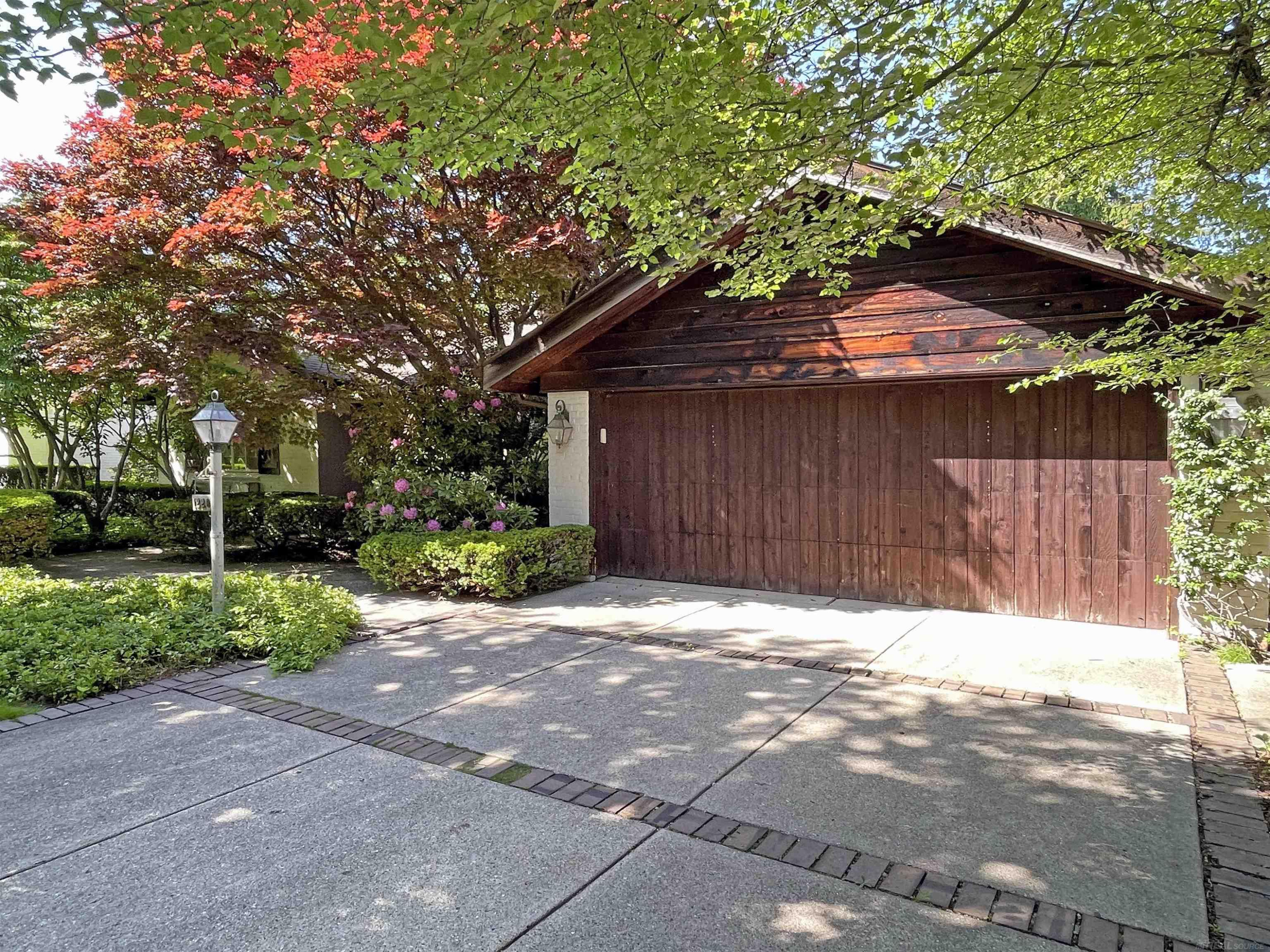 1220 S Oxford Road, Grosse Pointe Woods, MI 48236 — Photo 2