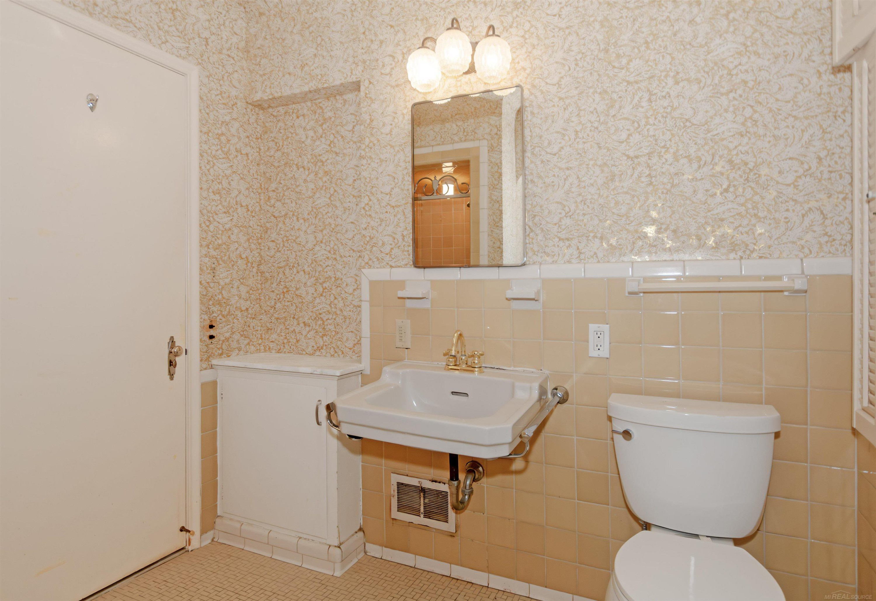 1220 S Oxford Road, Grosse Pointe Woods, MI 48236 — Photo 27