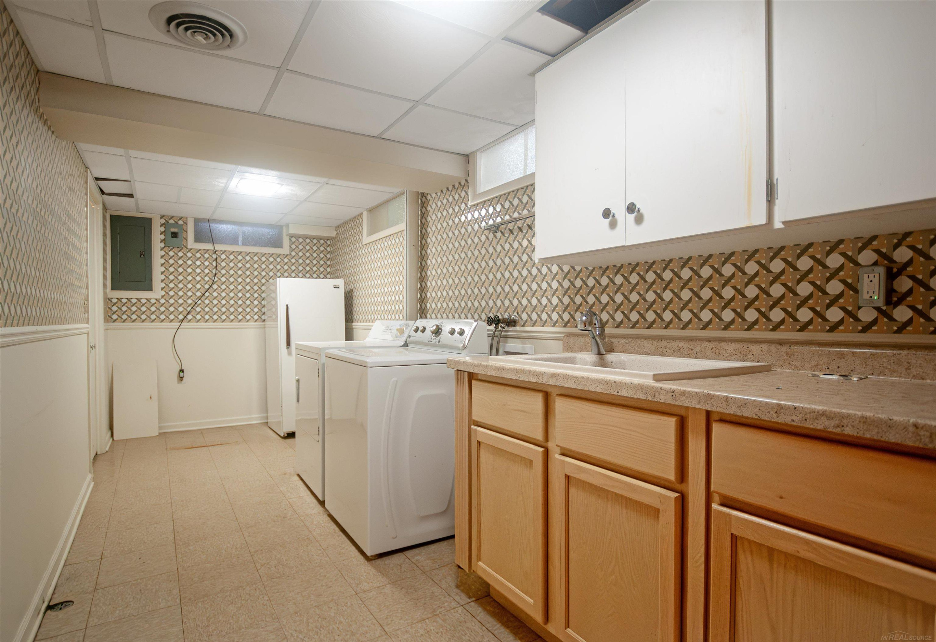 1220 S Oxford Road, Grosse Pointe Woods, MI 48236 — Photo 43
