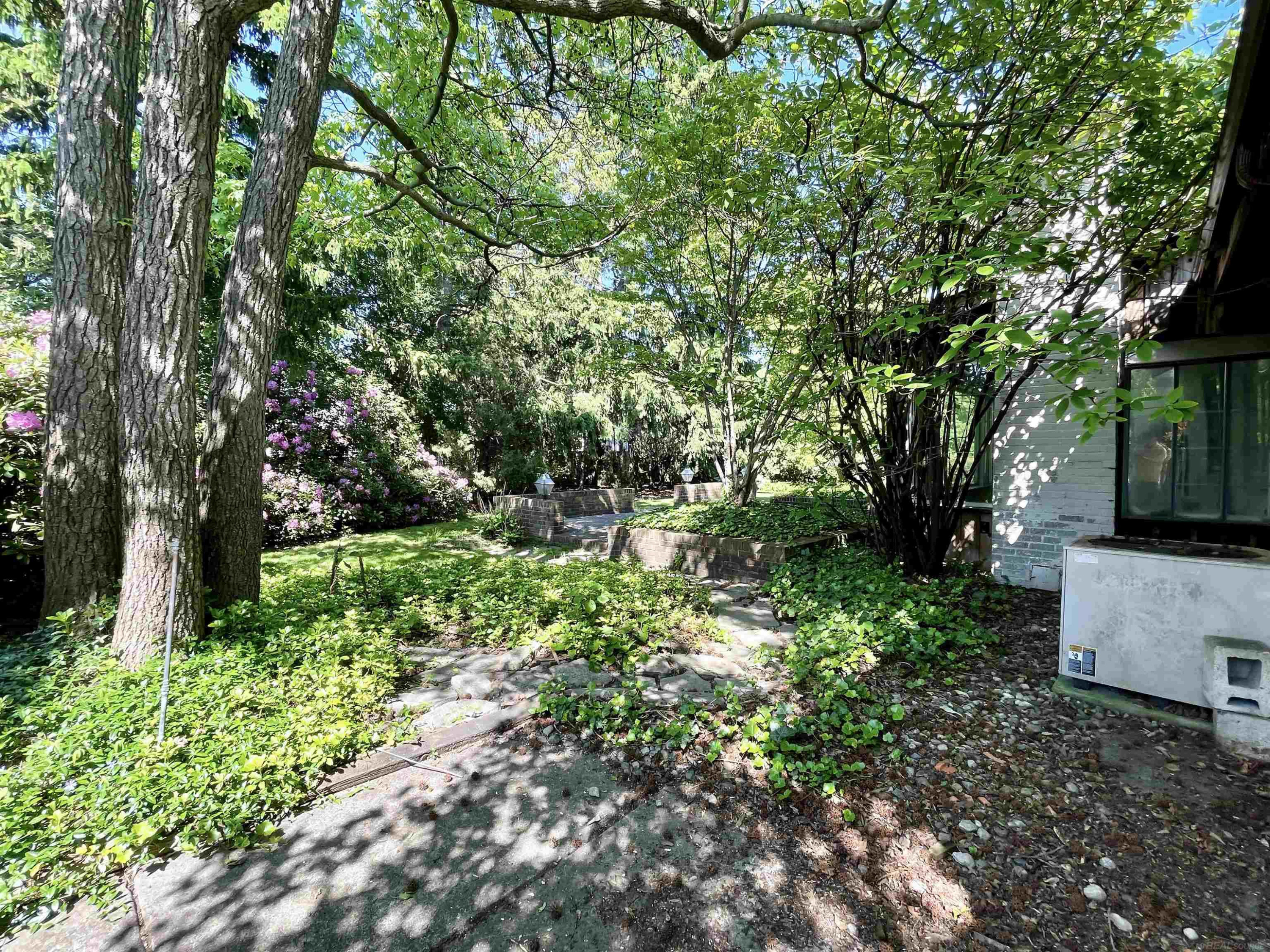 1220 S Oxford Road, Grosse Pointe Woods, MI 48236 — Photo 49