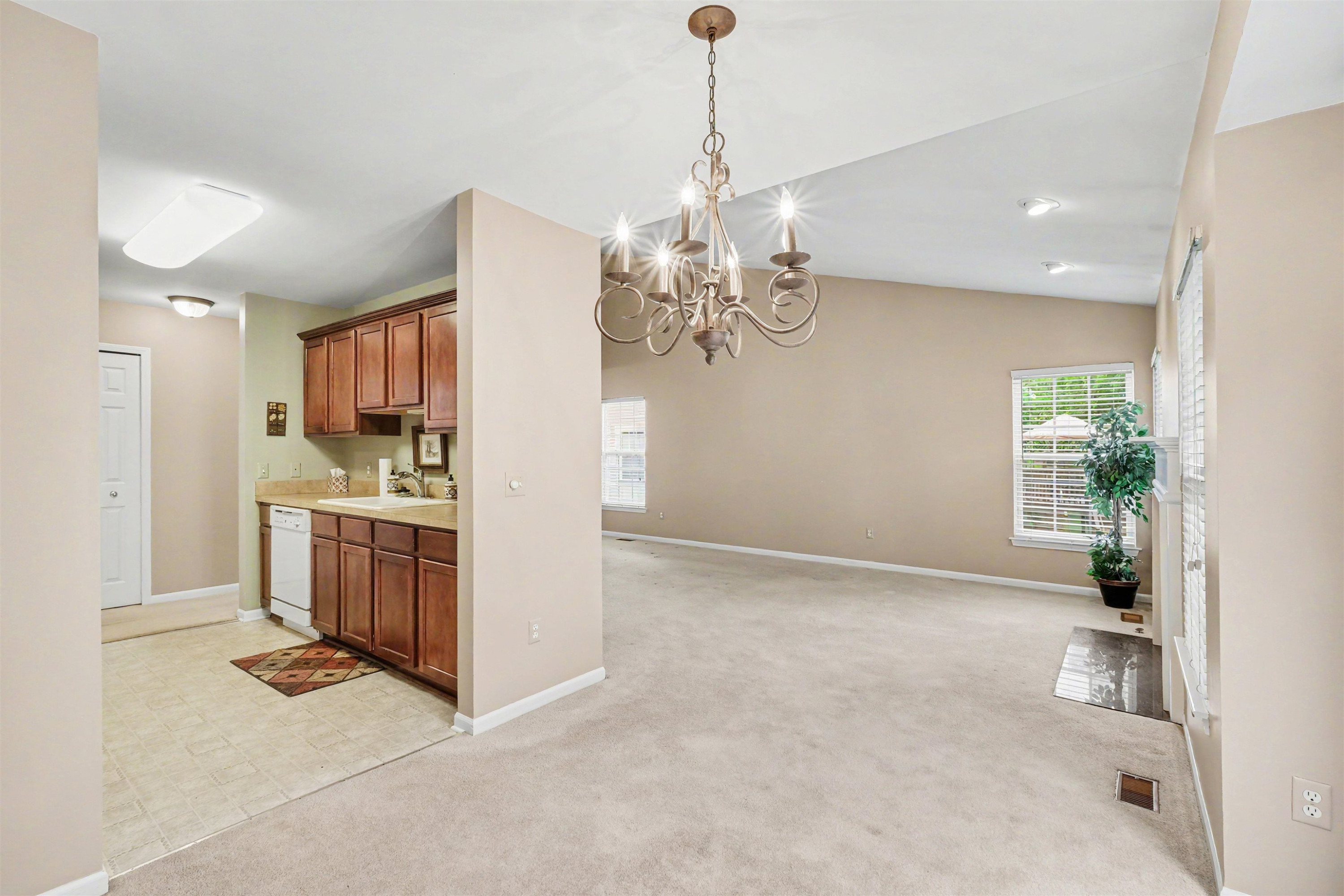 5888 Augusta Lane, Grand Blanc, MI 48439 — Photo 6
