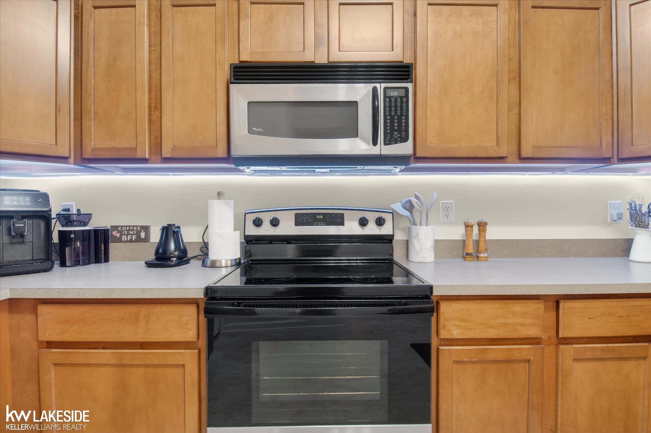 4050 RADCLIFF Drive, MI 48188 — Photo 12
