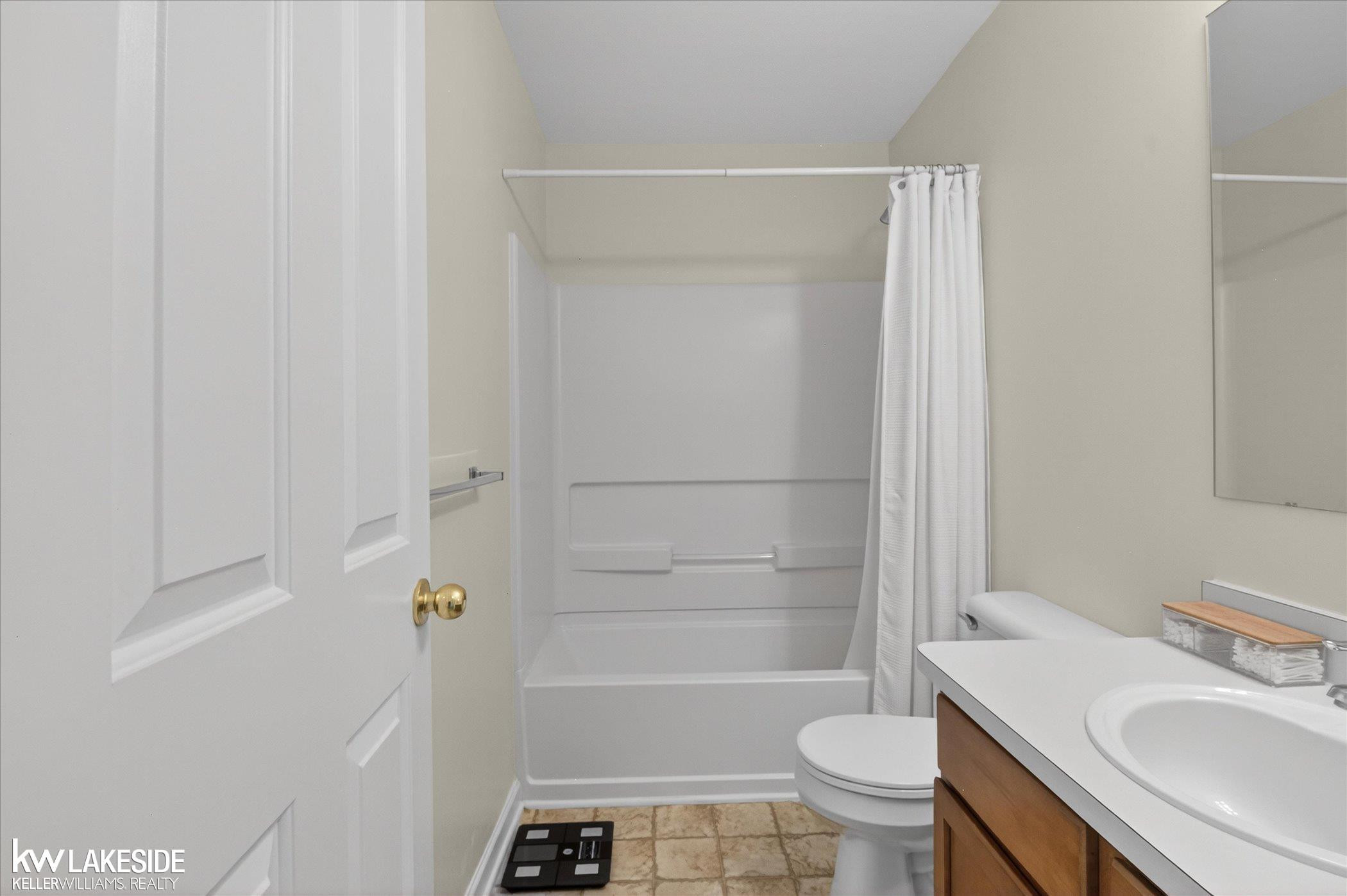 4050 RADCLIFF Drive, MI 48188 — Photo 23