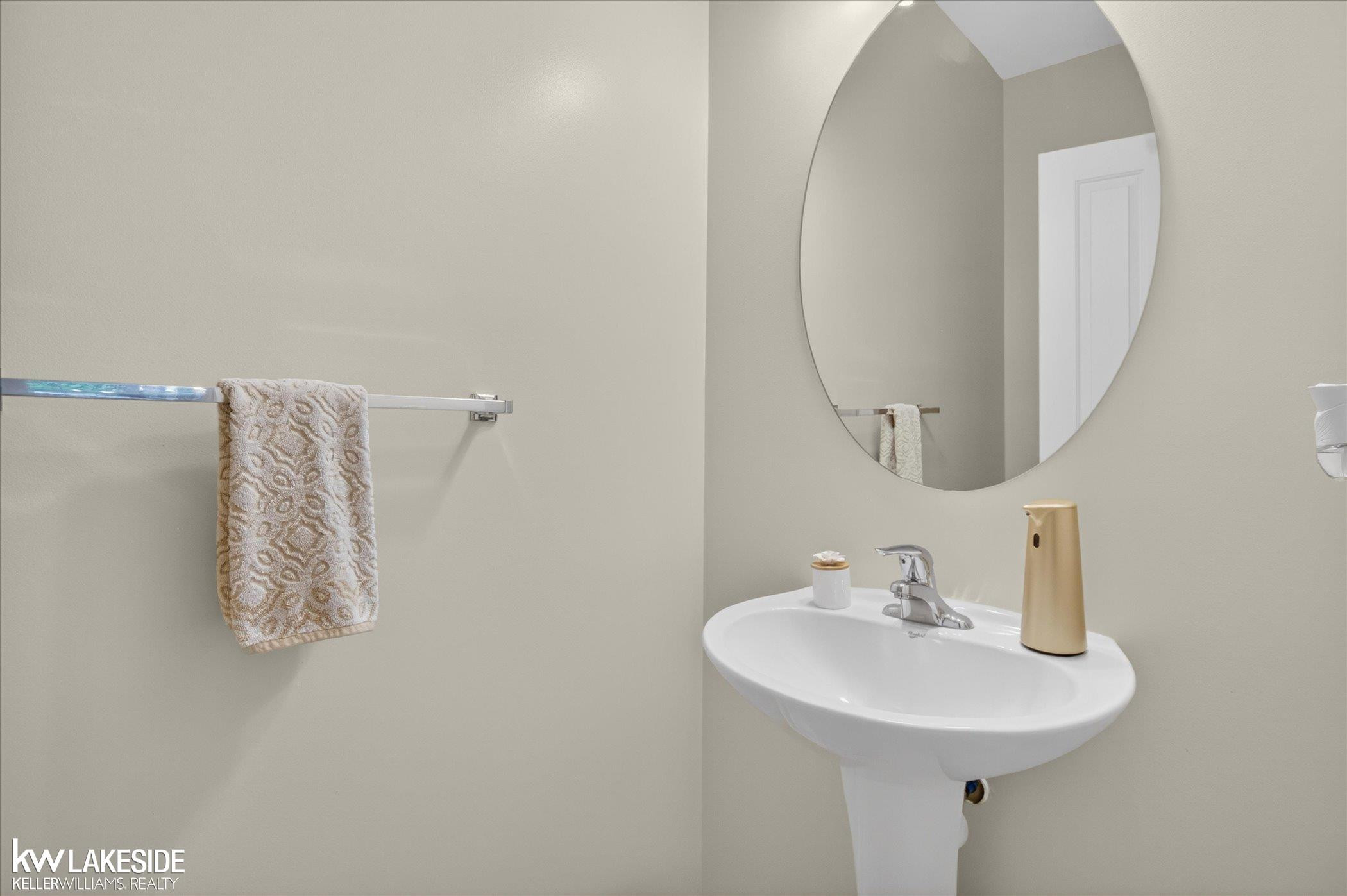 4050 RADCLIFF Drive, MI 48188 — Photo 24