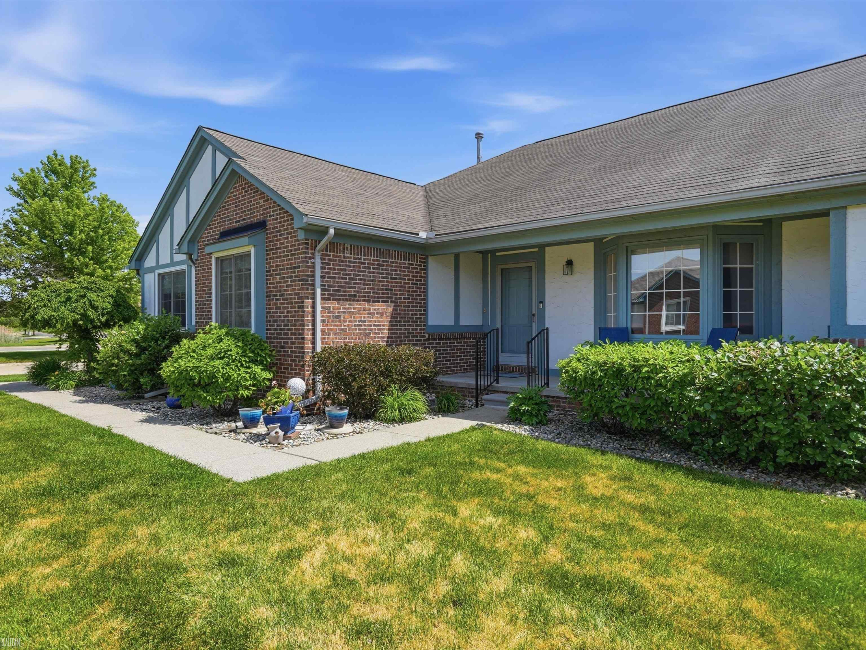 45461 Nottingham Drive, 97, MI 48044 — Photo 3