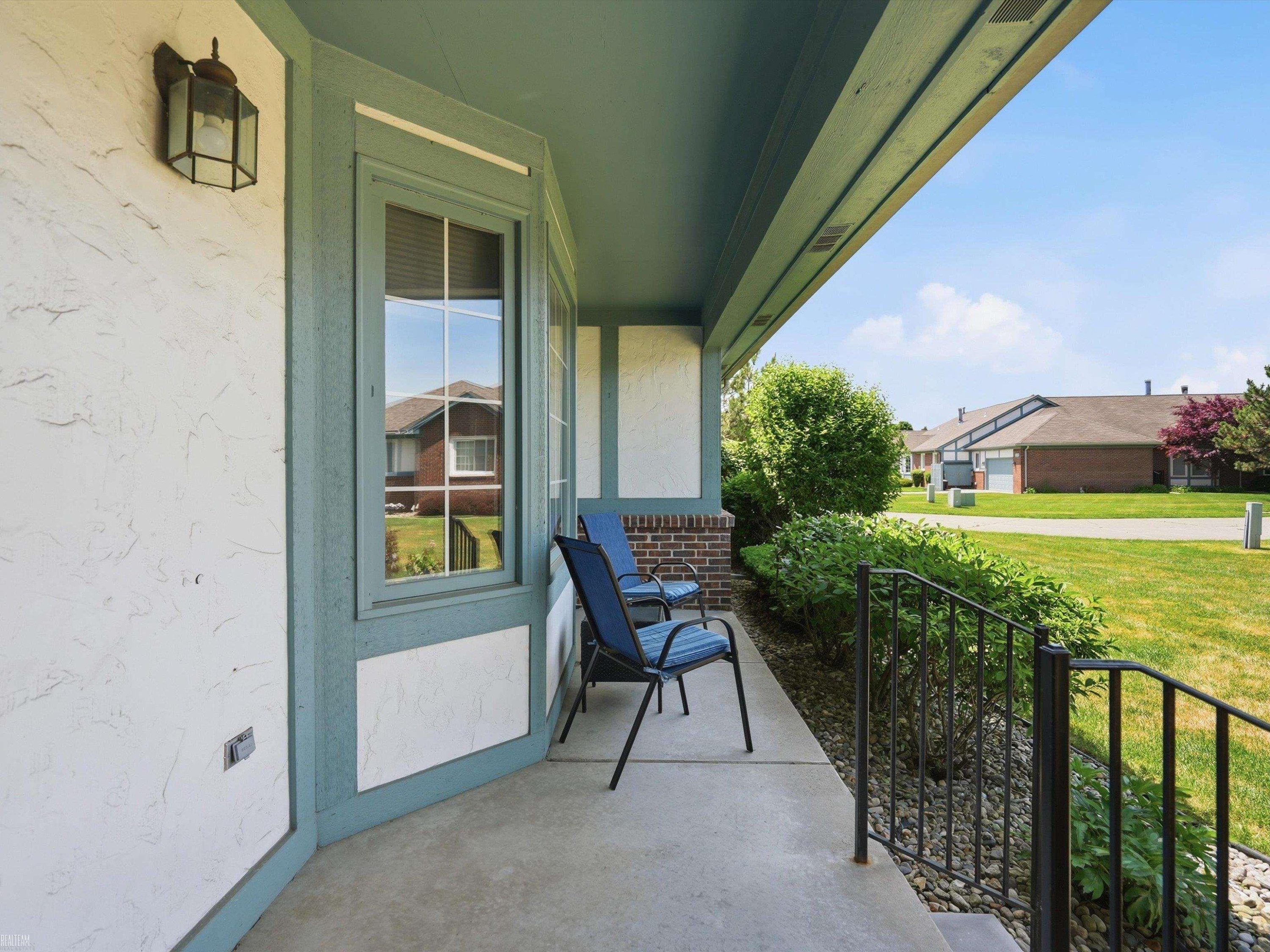 45461 Nottingham Drive, 97, MI 48044 — Photo 4