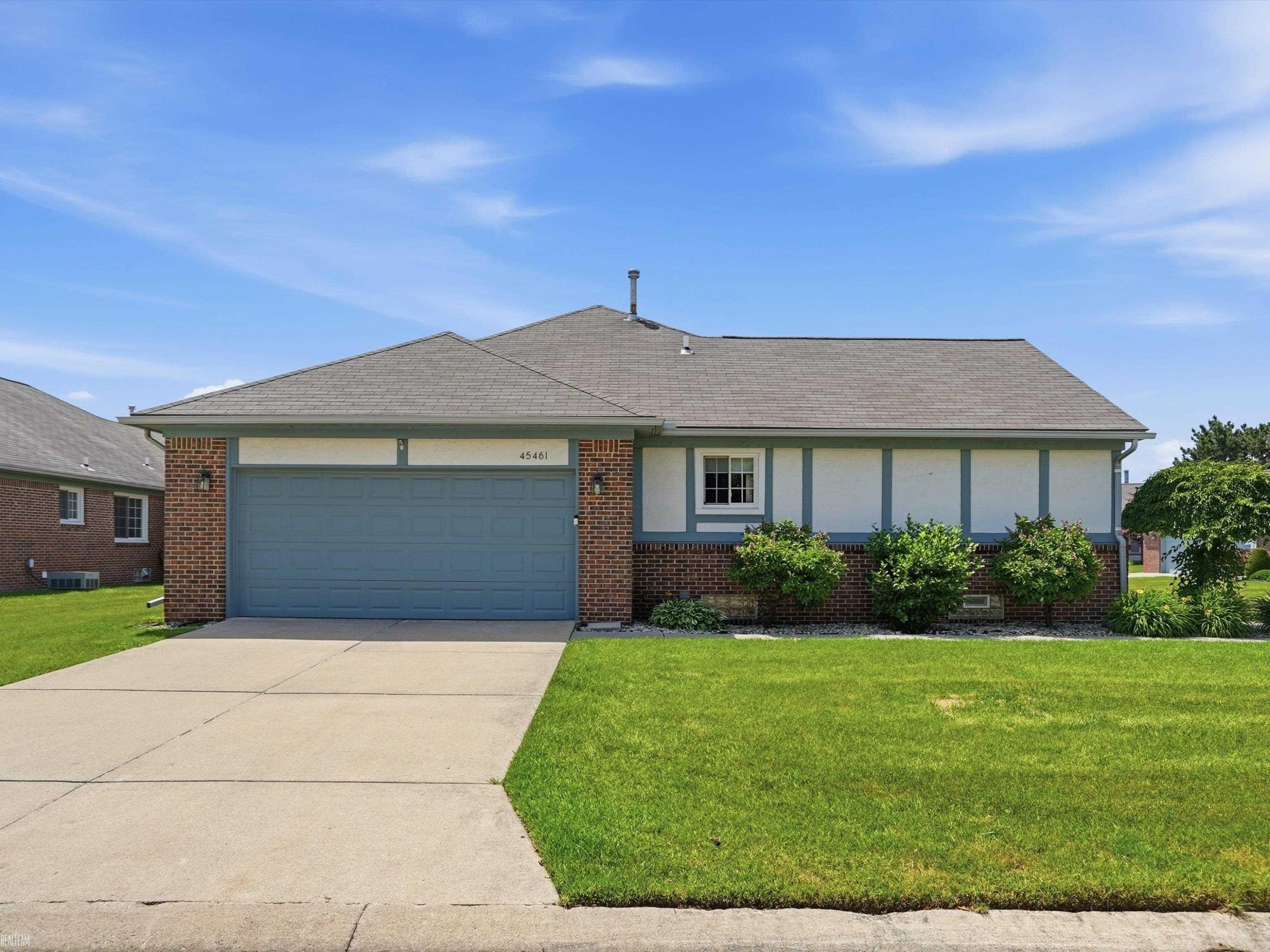 45461 Nottingham Drive, 97, MI 48044 — Photo 5