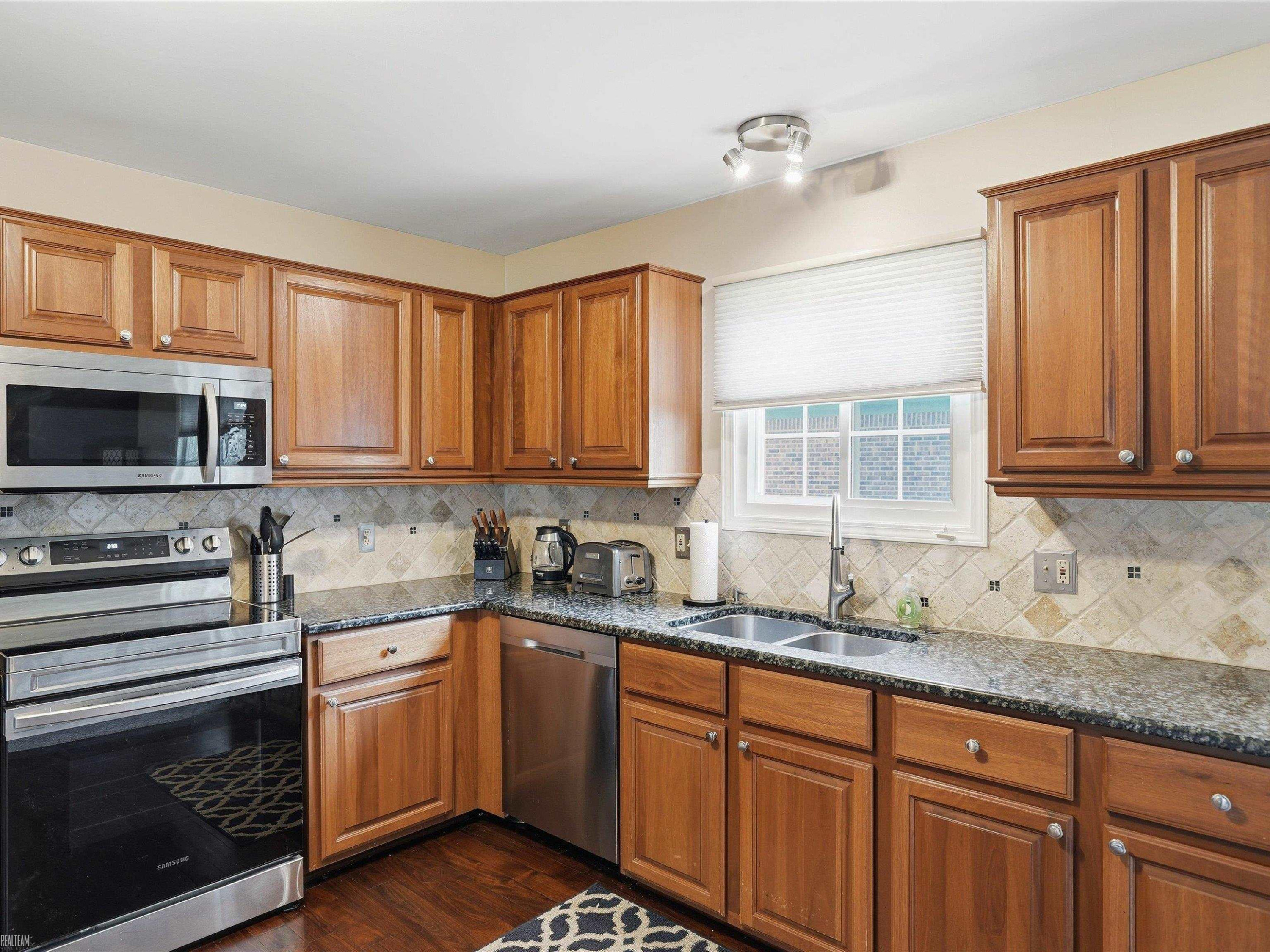 45461 Nottingham Drive, 97, MI 48044 — Photo 22