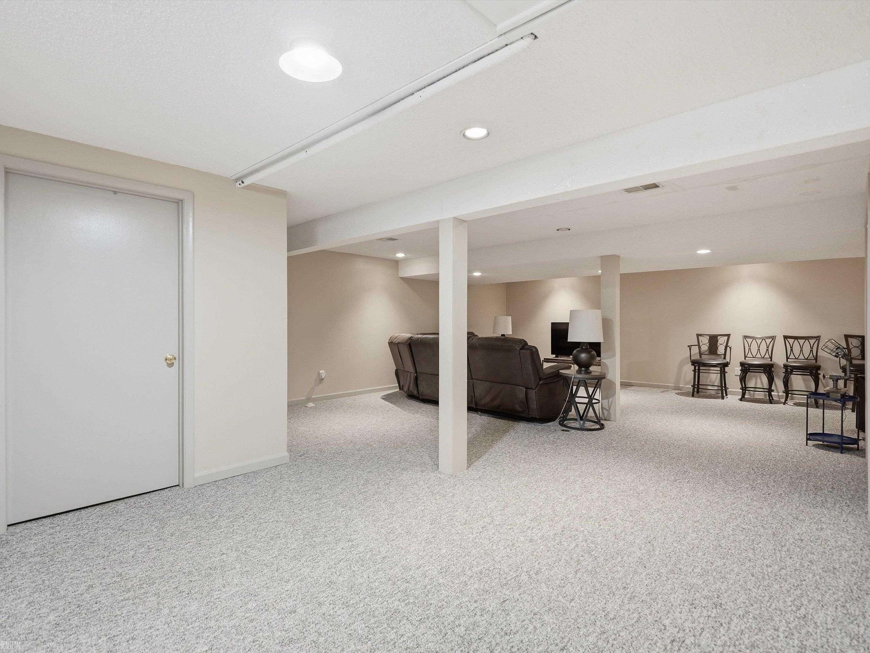 45461 Nottingham Drive, 97, MI 48044 — Photo 34