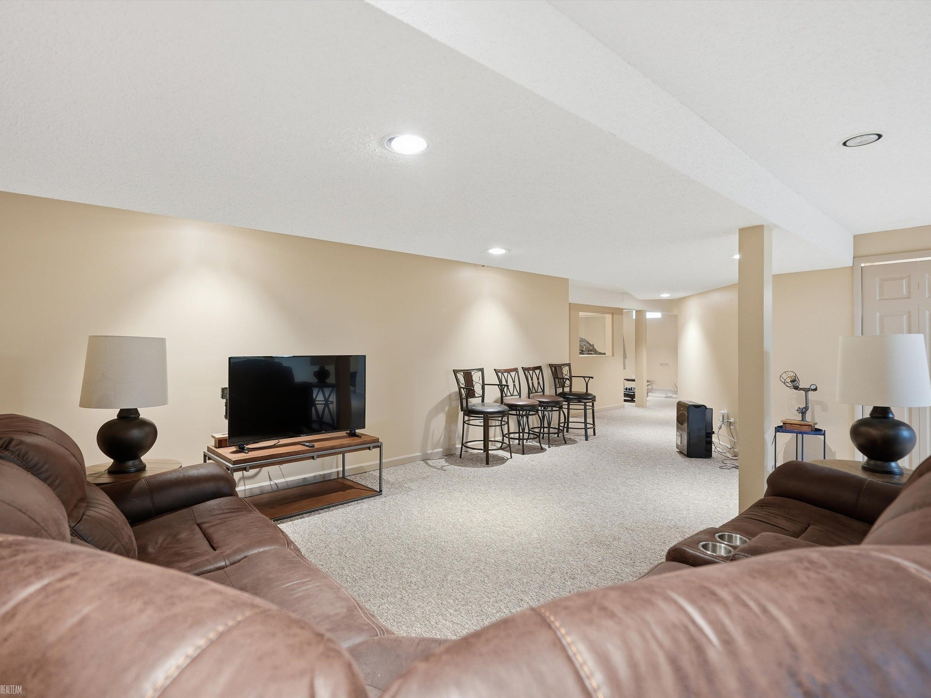 45461 Nottingham Drive, 97, MI 48044 — Photo 36
