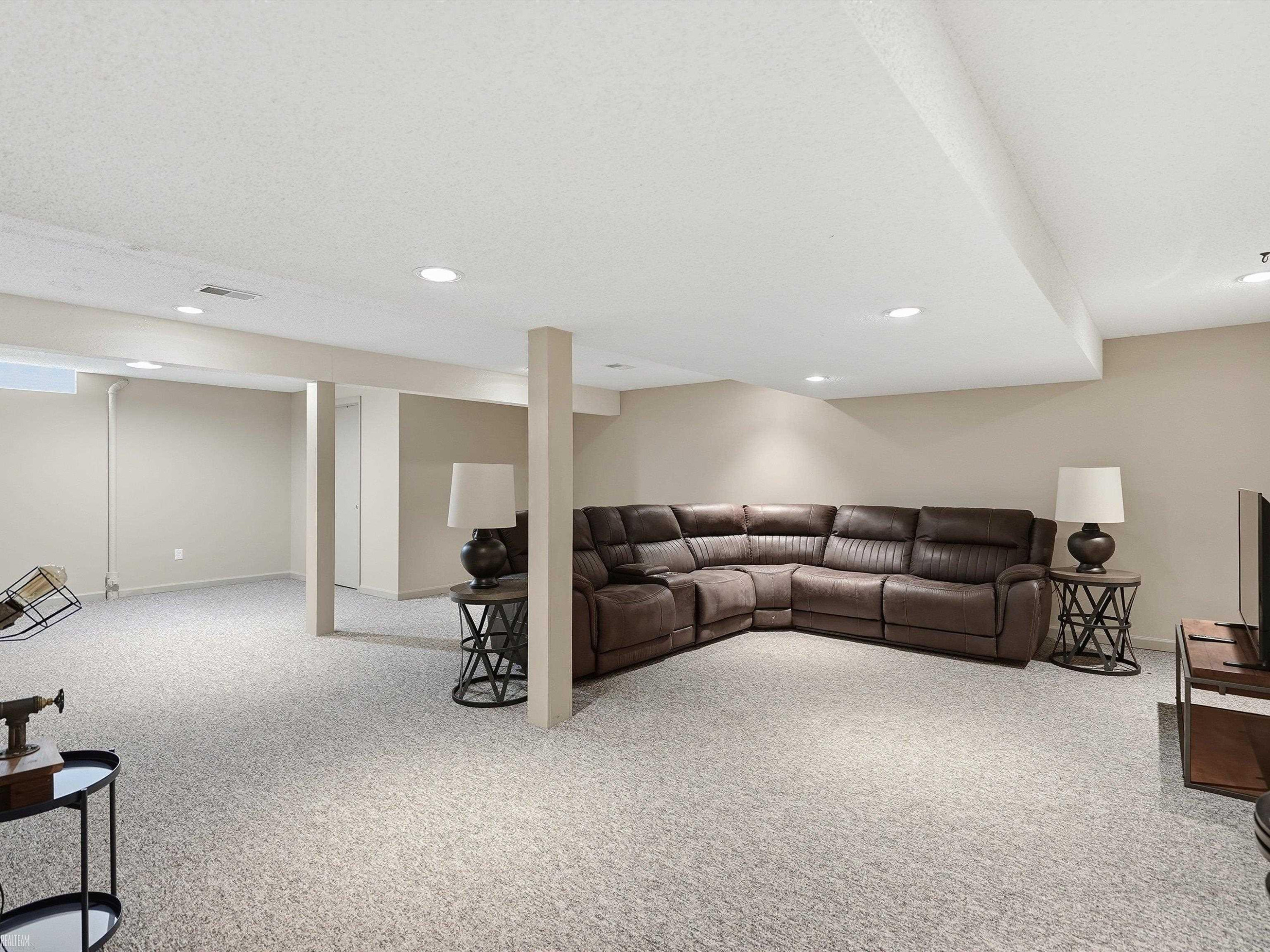 45461 Nottingham Drive, 97, MI 48044 — Photo 37