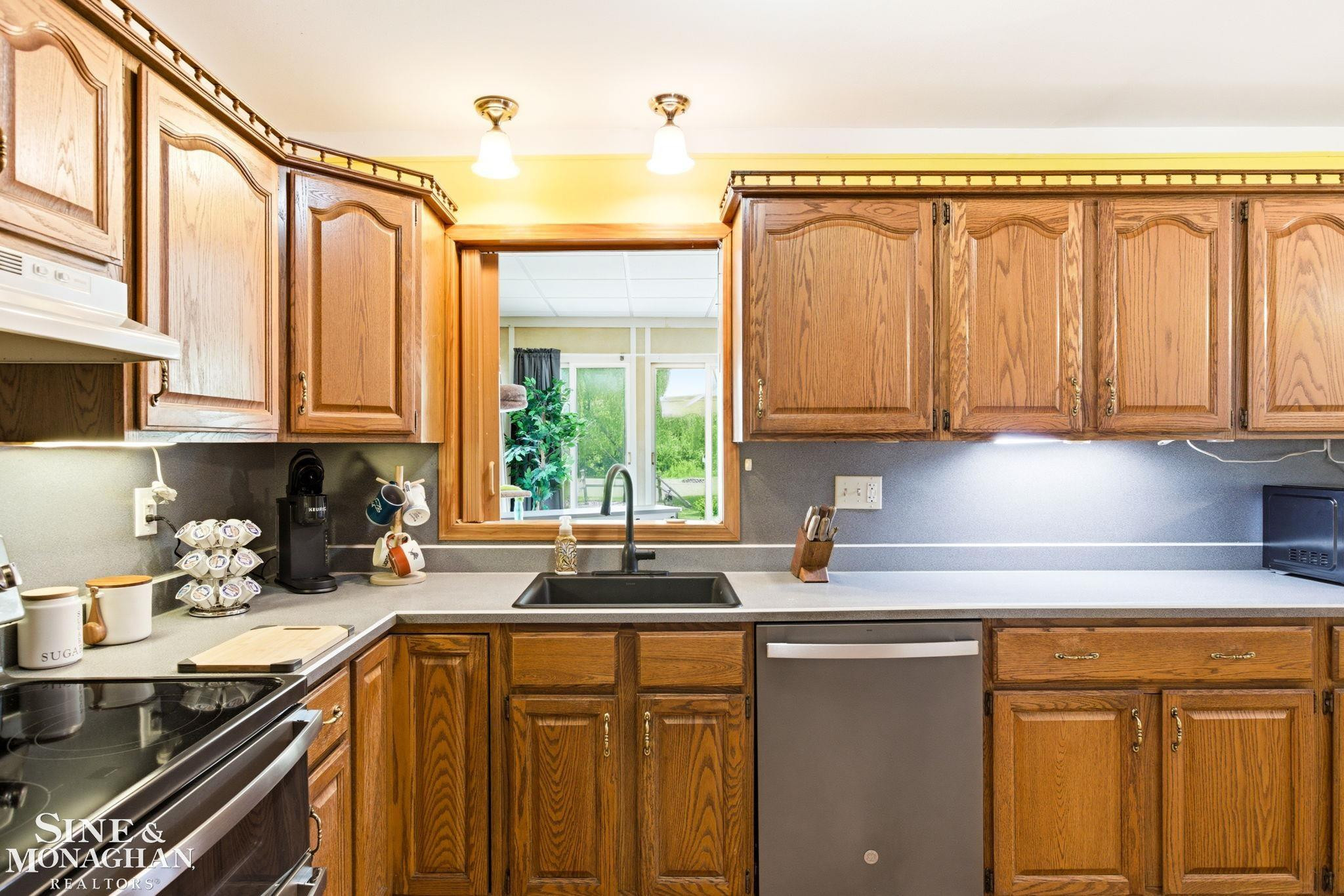 660 Range Road, Marysville, MI 48040 — Photo 15