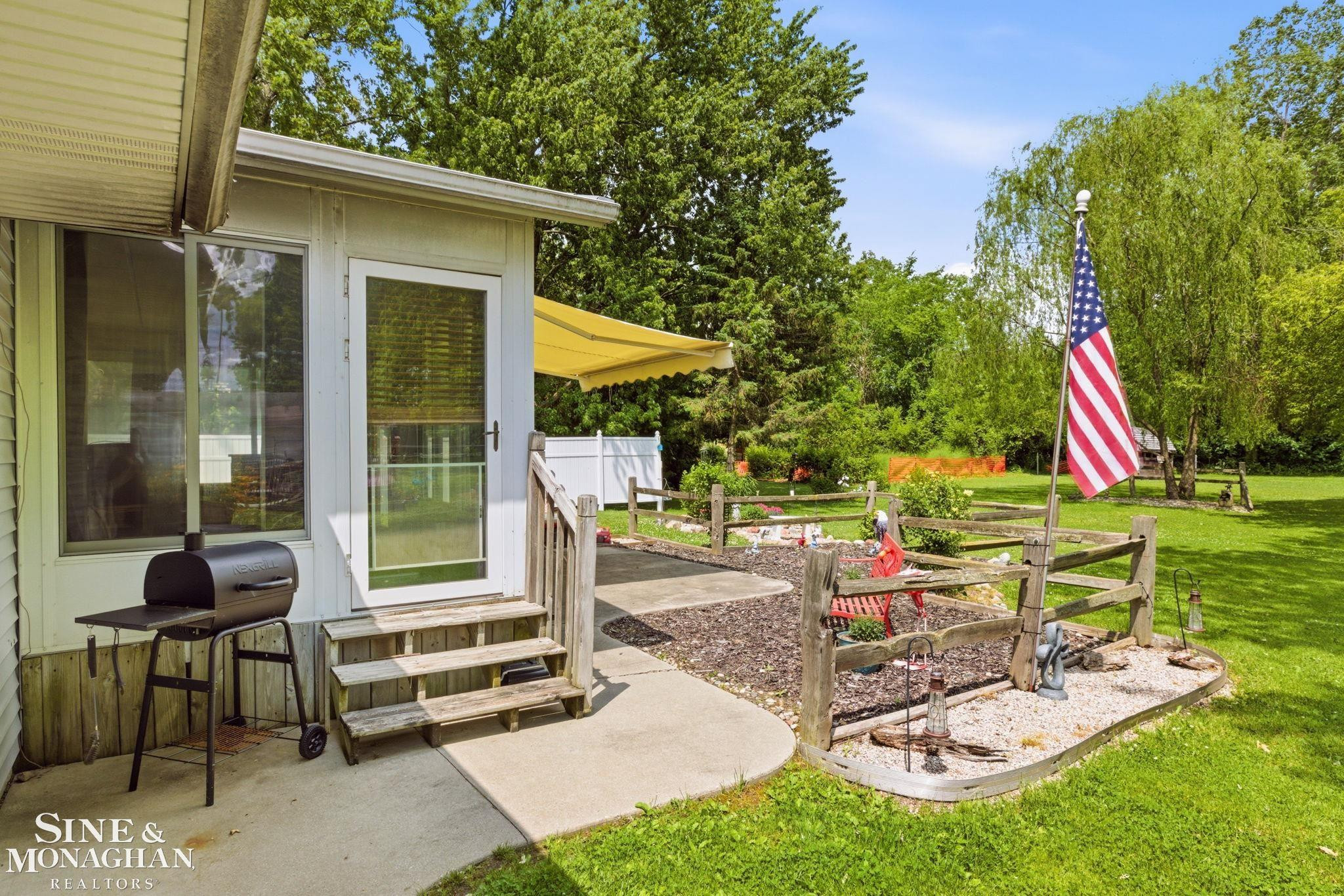660 Range Road, Marysville, MI 48040 — Photo 31