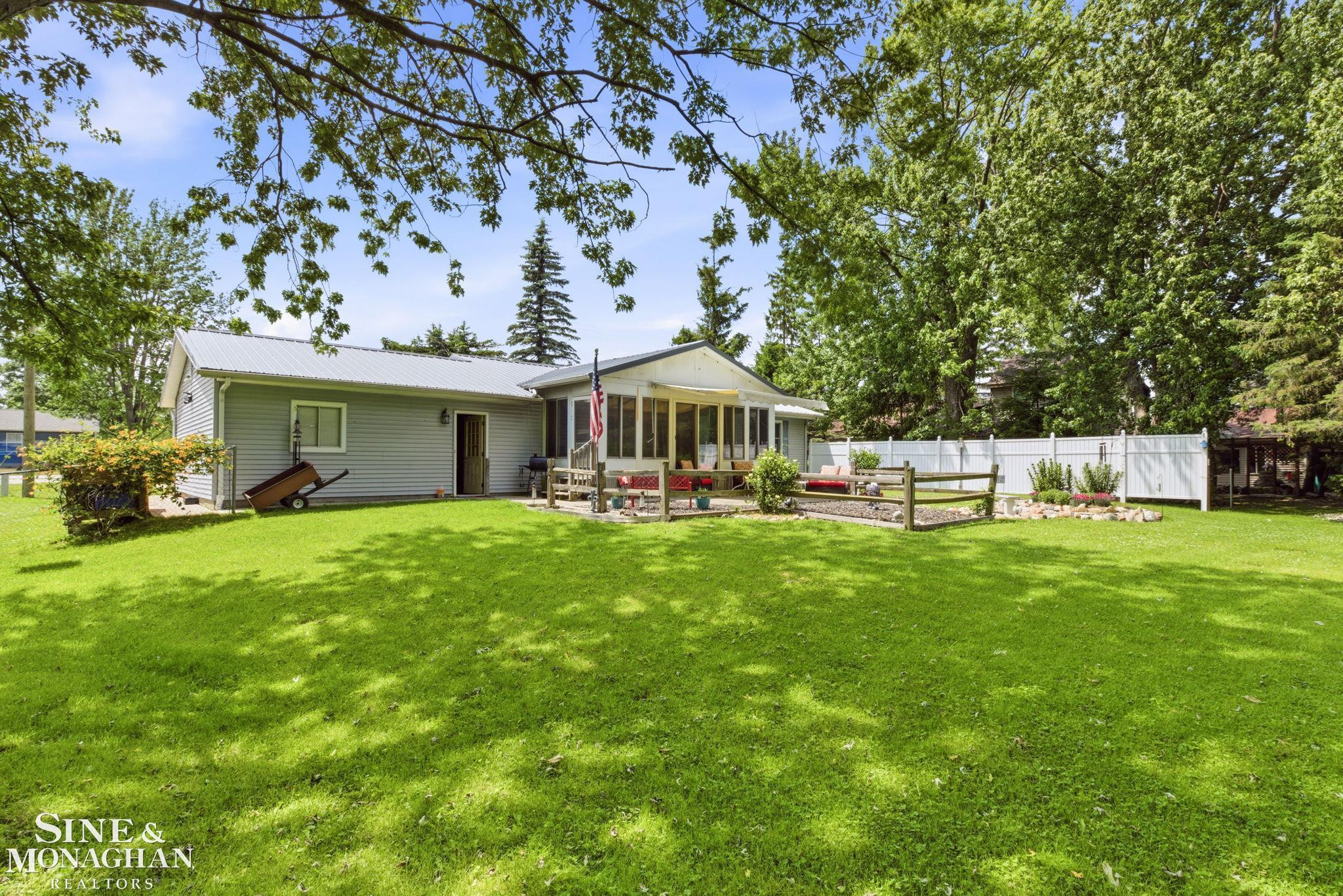 660 Range Road, Marysville, MI 48040 — Photo 35