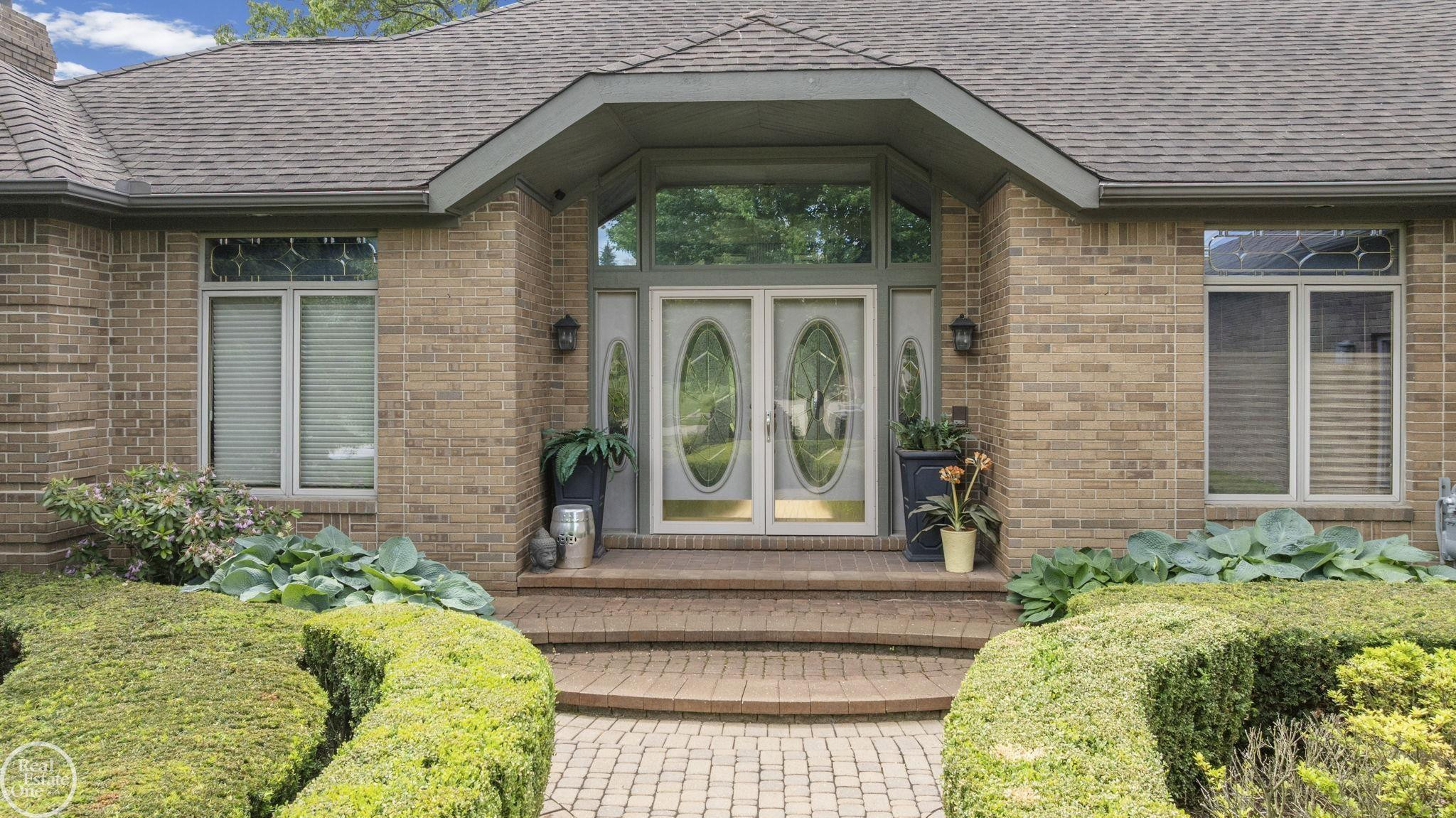 6718 Pond Drive, Washington, MI — Photo 3