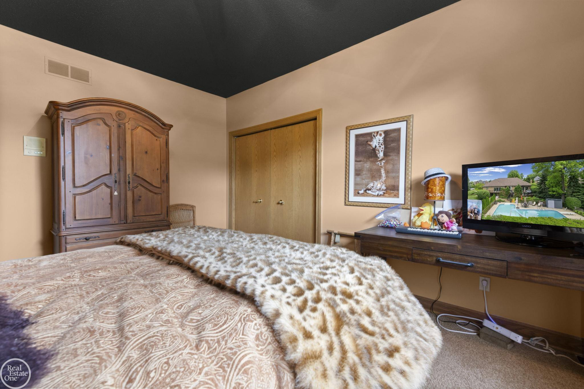 6718 Pond Drive, Washington, MI — Photo 24