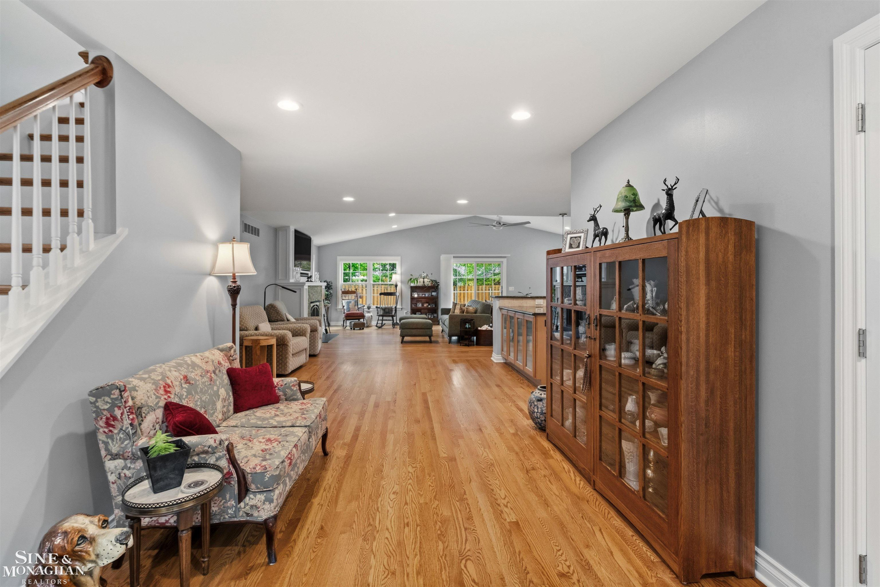 1061 N Renaud Road, Grosse Pointe Woods, MI 48236 — Photo 5