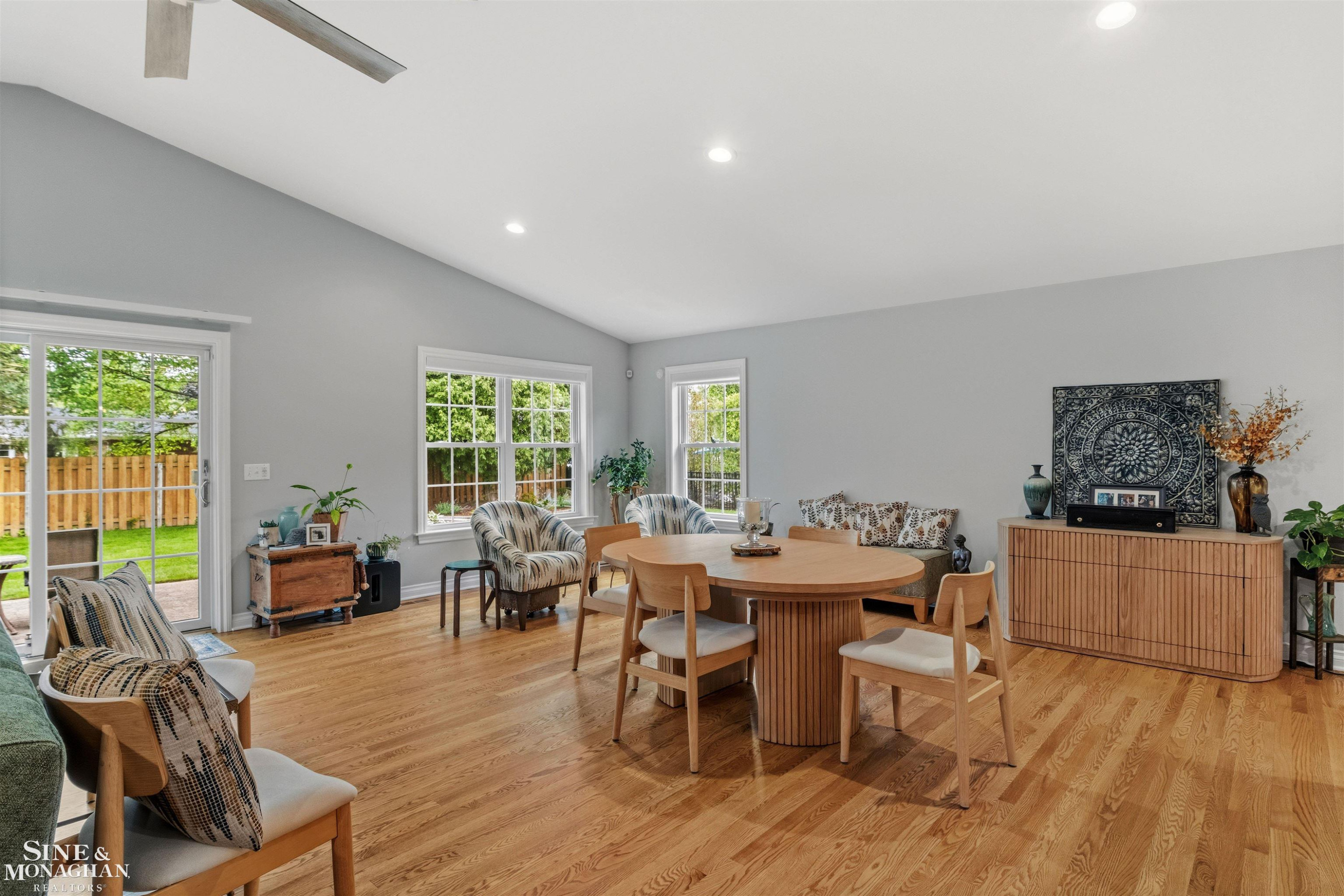 1061 N Renaud Road, Grosse Pointe Woods, MI 48236 — Photo 10