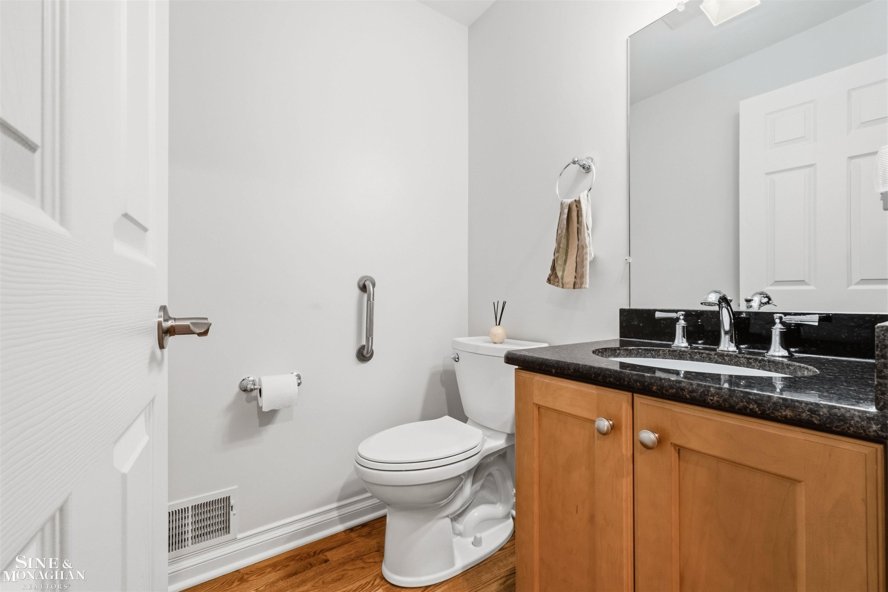 1061 N Renaud Road, Grosse Pointe Woods, MI 48236 — Photo 12