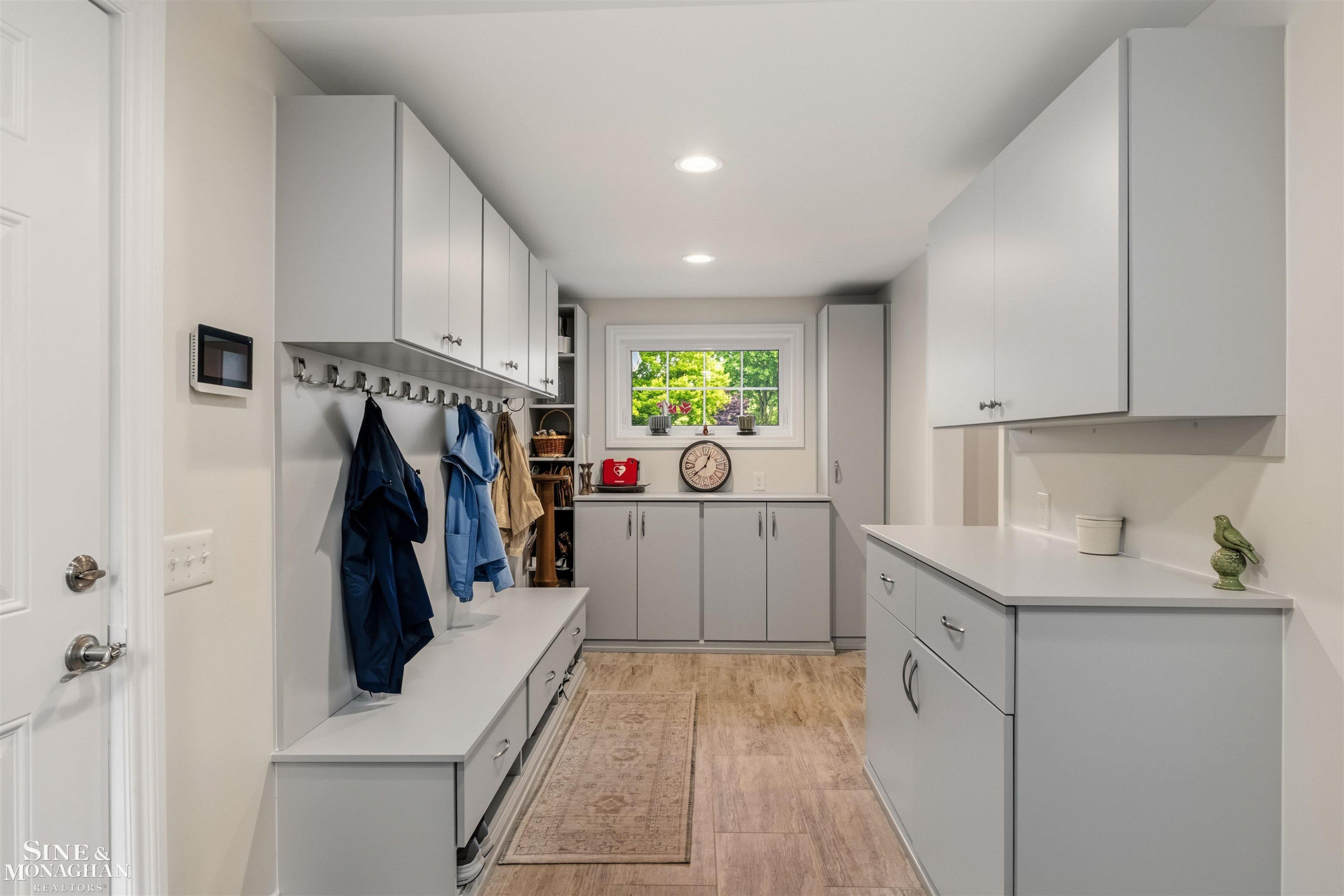 1061 N Renaud Road, Grosse Pointe Woods, MI 48236 — Photo 15