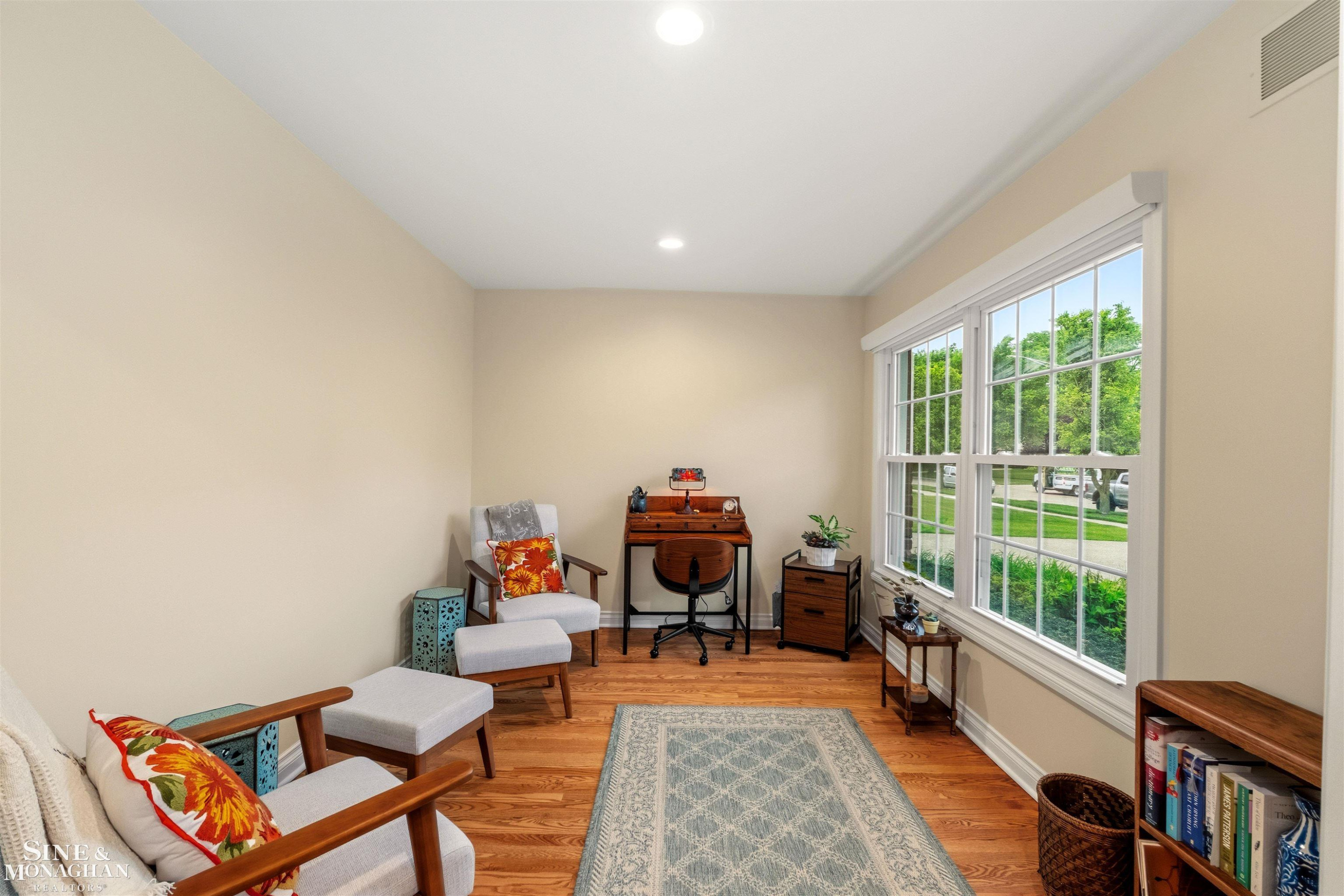 1061 N Renaud Road, Grosse Pointe Woods, MI 48236 — Photo 17