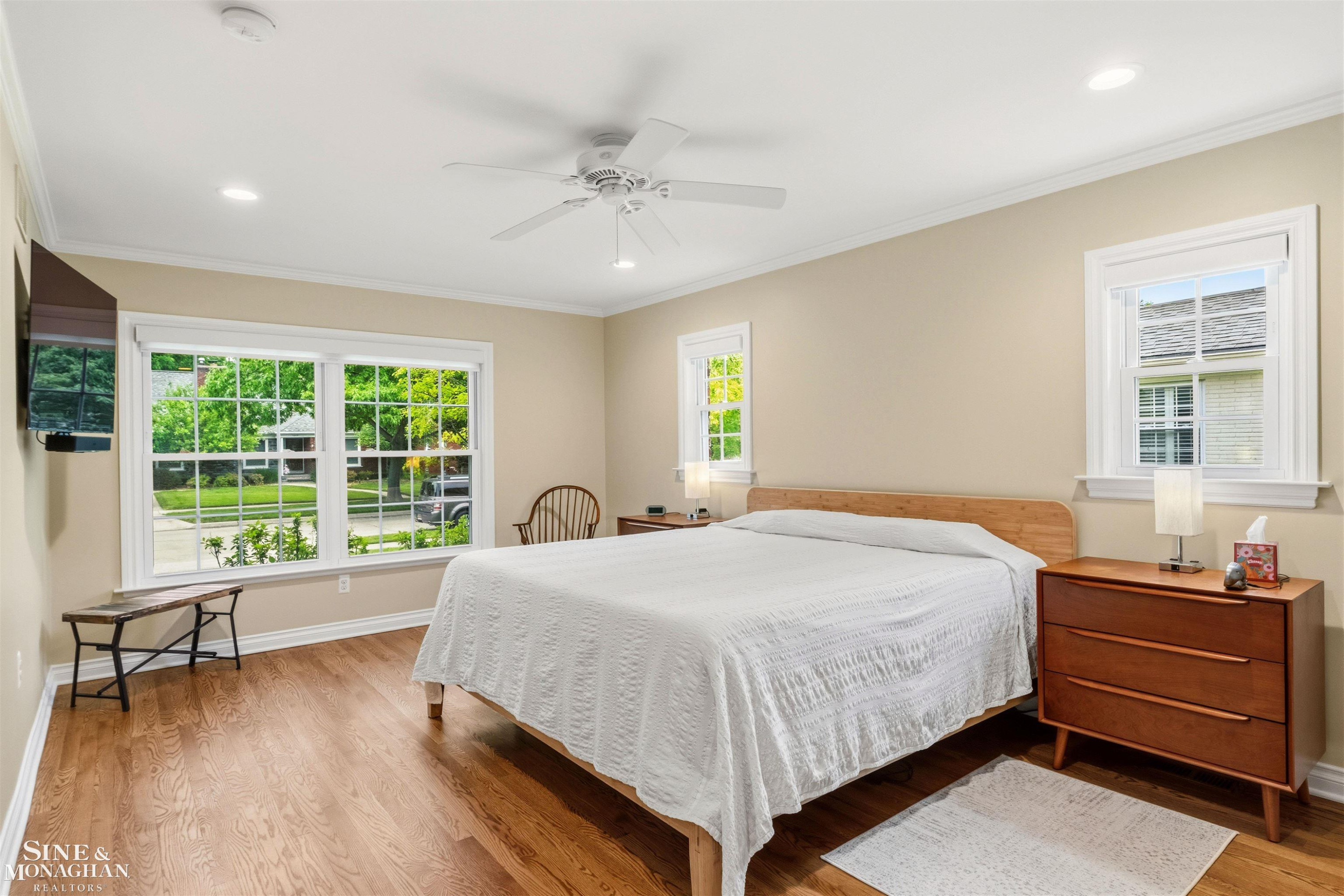 1061 N Renaud Road, Grosse Pointe Woods, MI 48236 — Photo 18