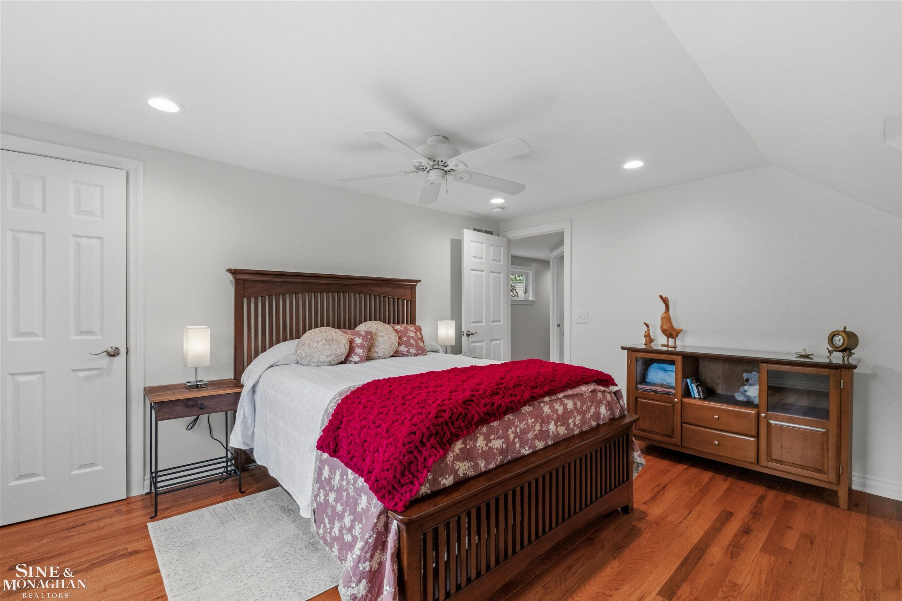 1061 N Renaud Road, Grosse Pointe Woods, MI 48236 — Photo 29