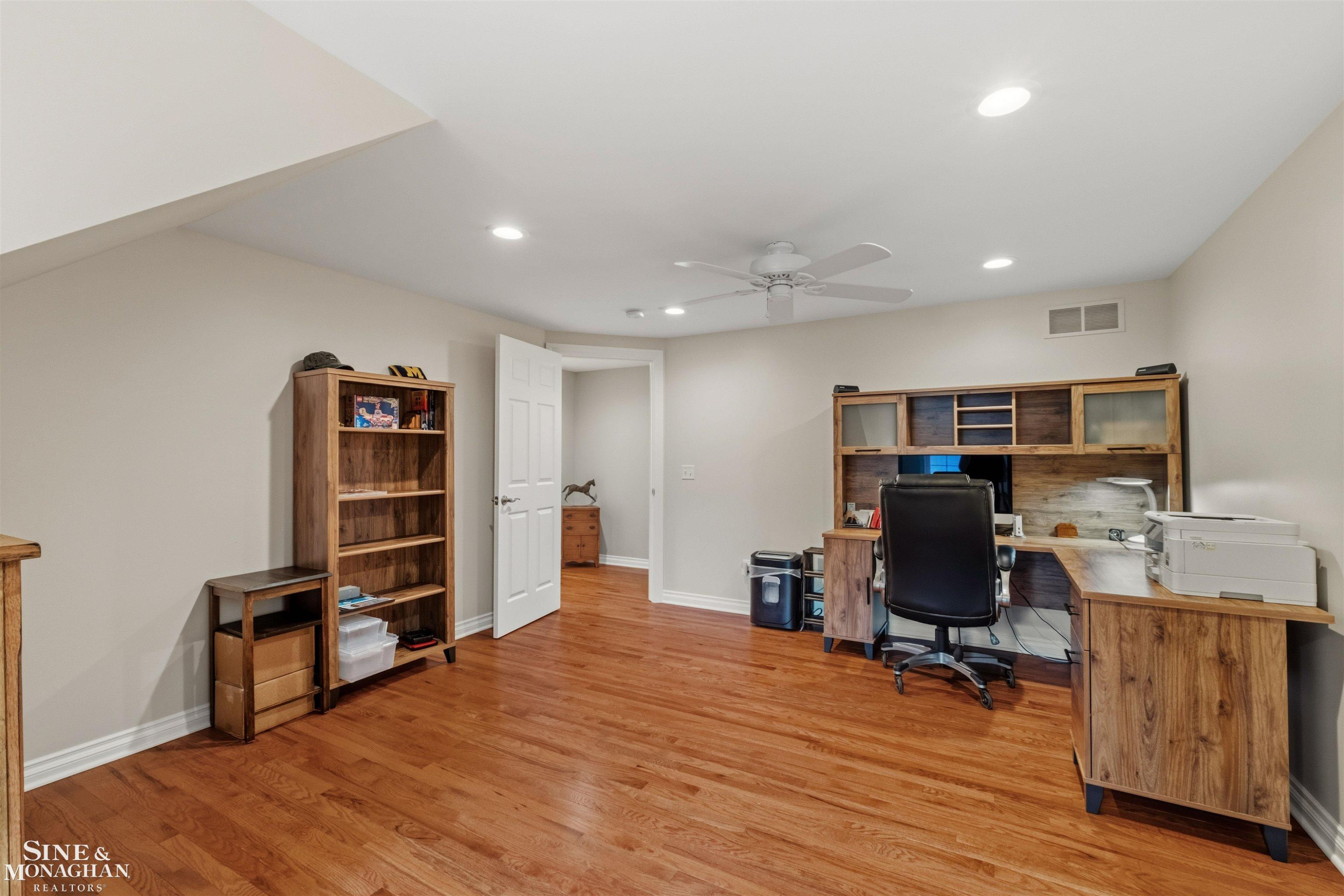 1061 N Renaud Road, Grosse Pointe Woods, MI 48236 — Photo 32