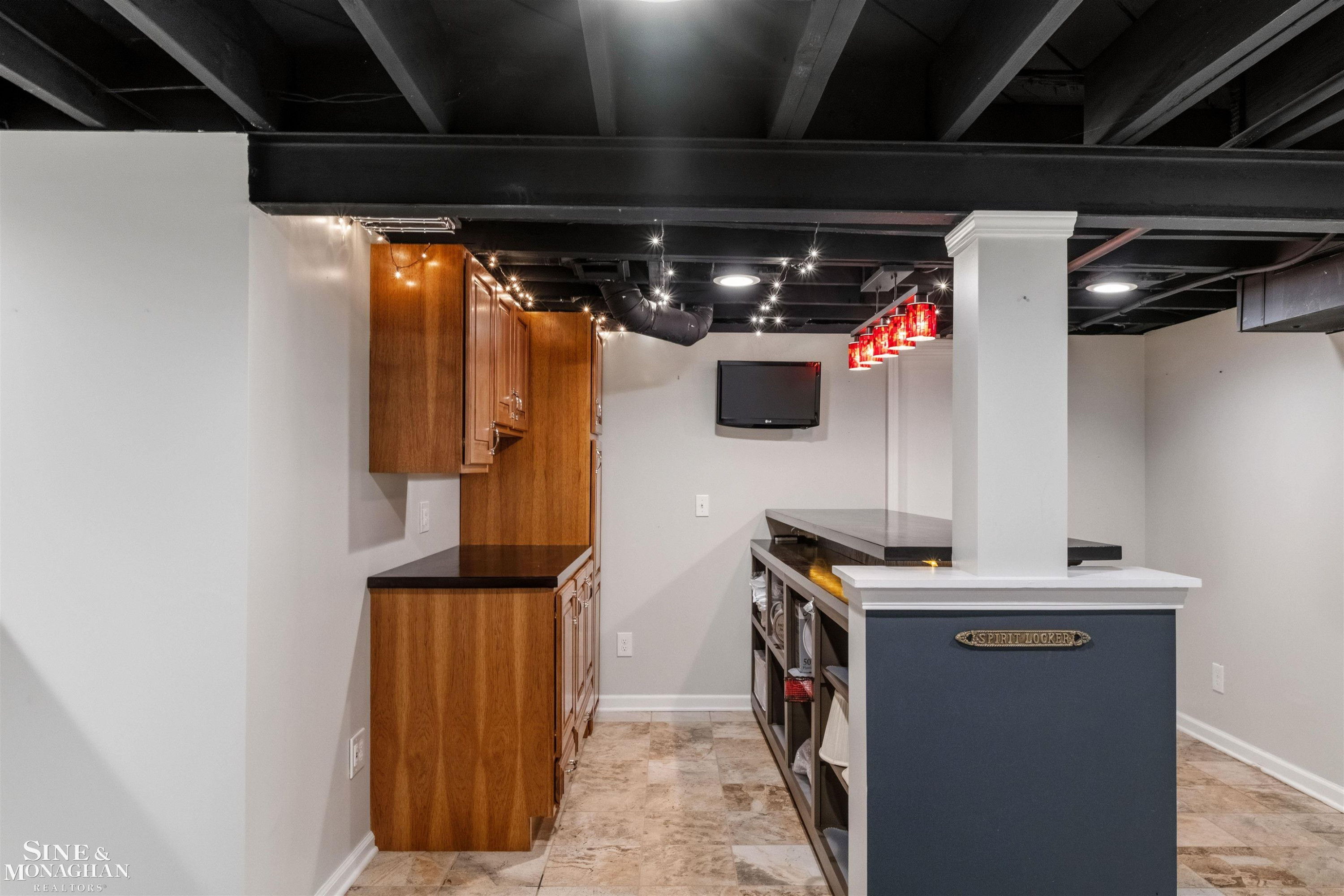 1061 N Renaud Road, Grosse Pointe Woods, MI 48236 — Photo 41