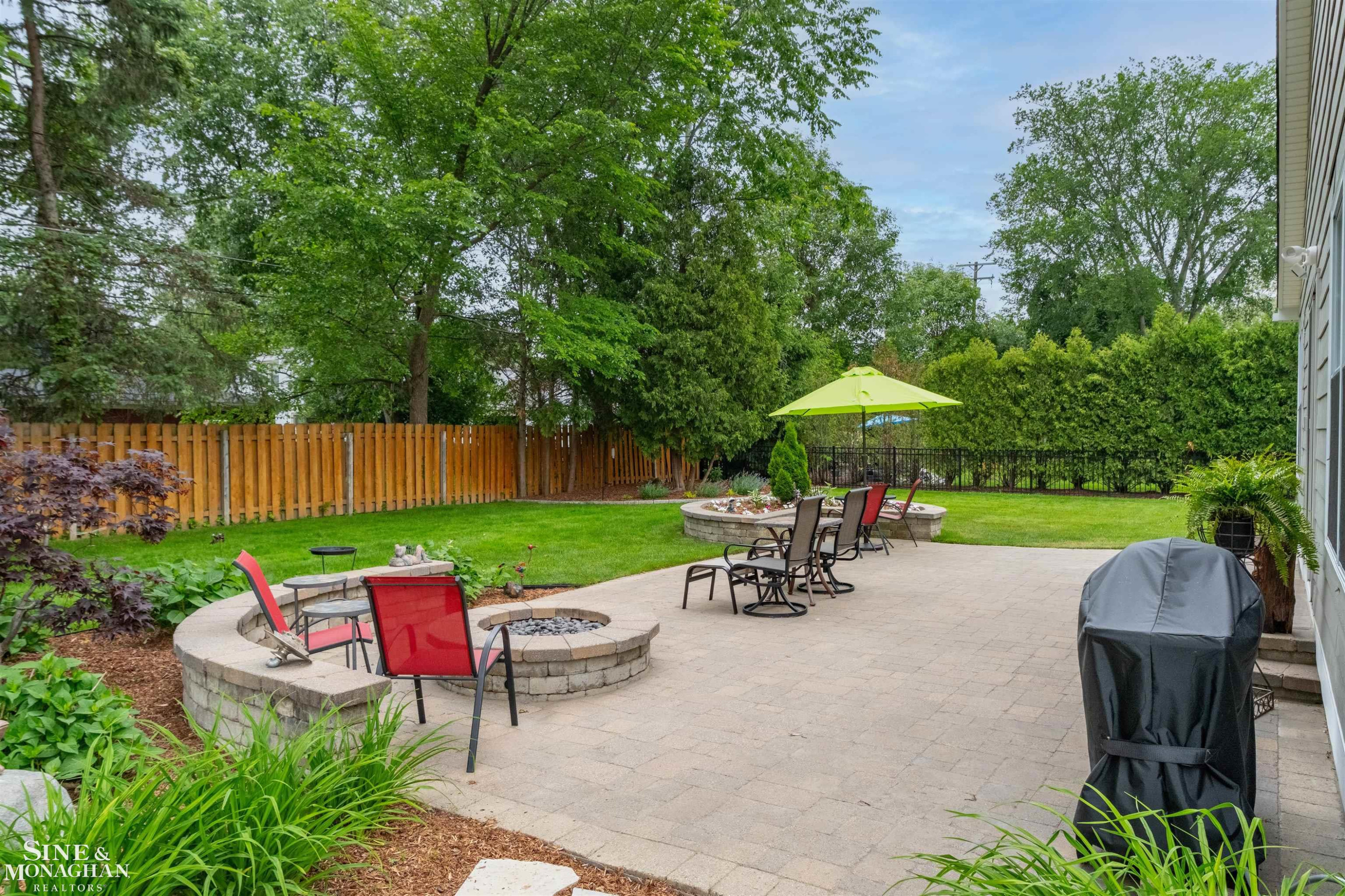 1061 N Renaud Road, Grosse Pointe Woods, MI 48236 — Photo 46