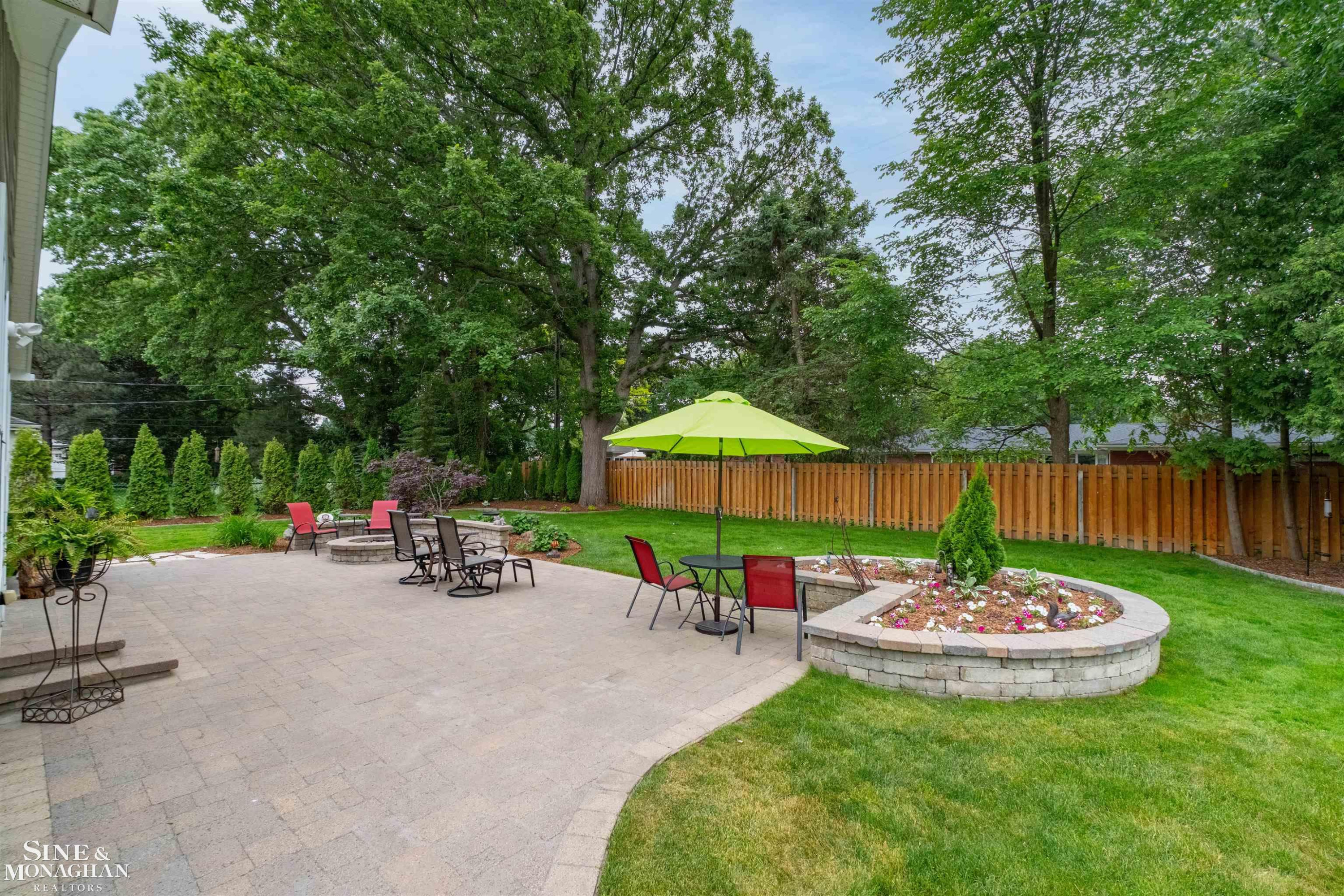 1061 N Renaud Road, Grosse Pointe Woods, MI 48236 — Photo 47