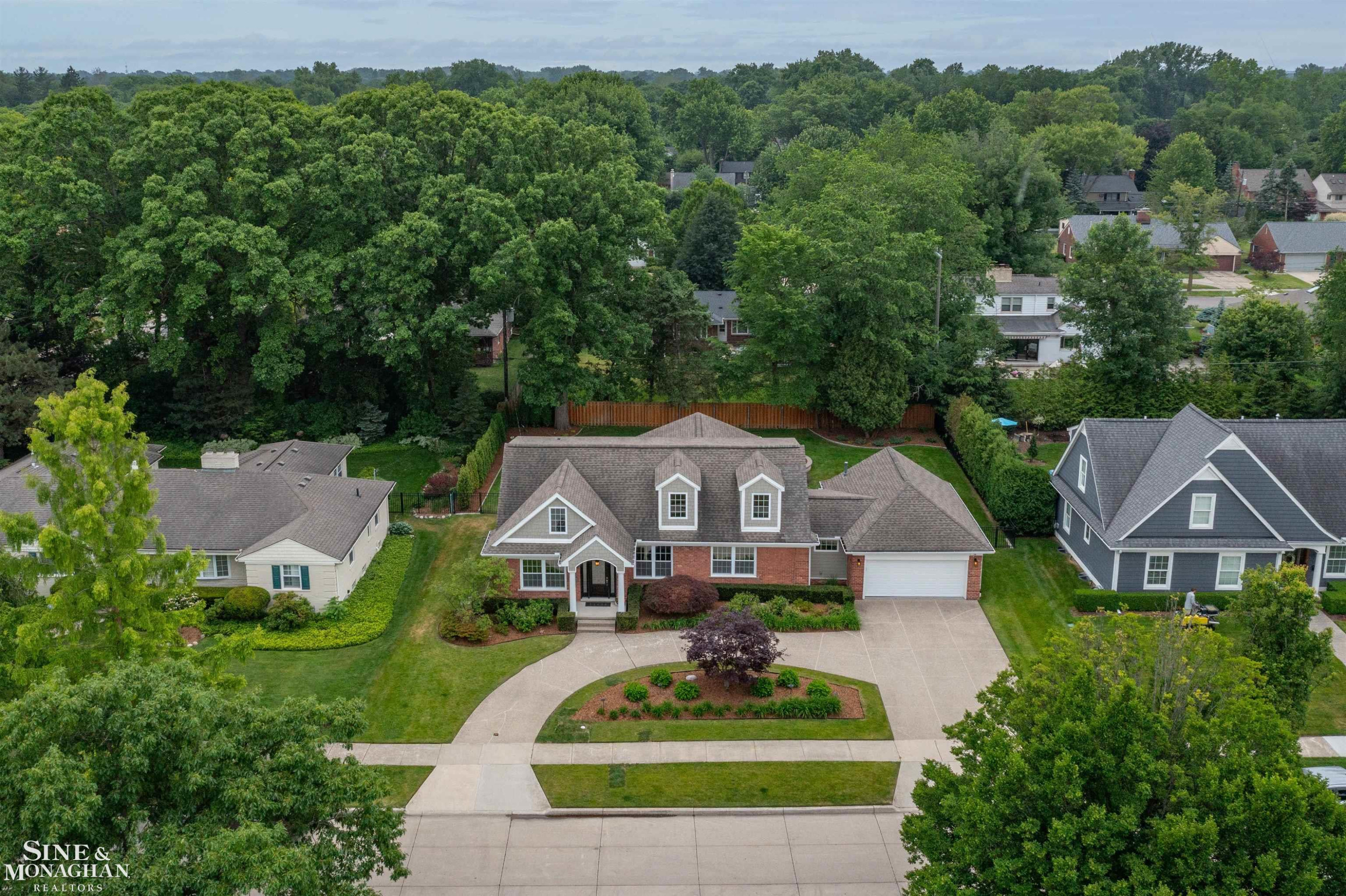 1061 N Renaud Road, Grosse Pointe Woods, MI 48236 — Photo 57