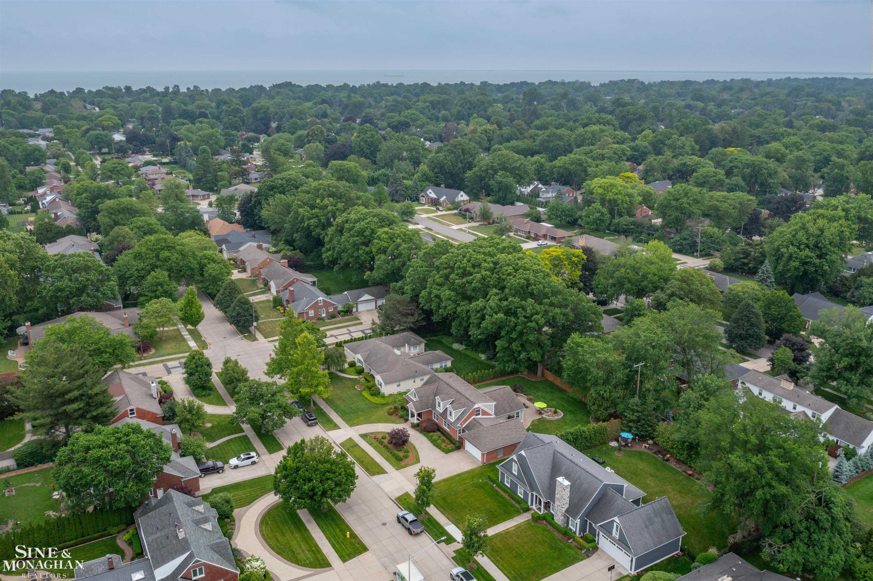 1061 N Renaud Road, Grosse Pointe Woods, MI 48236 — Photo 61