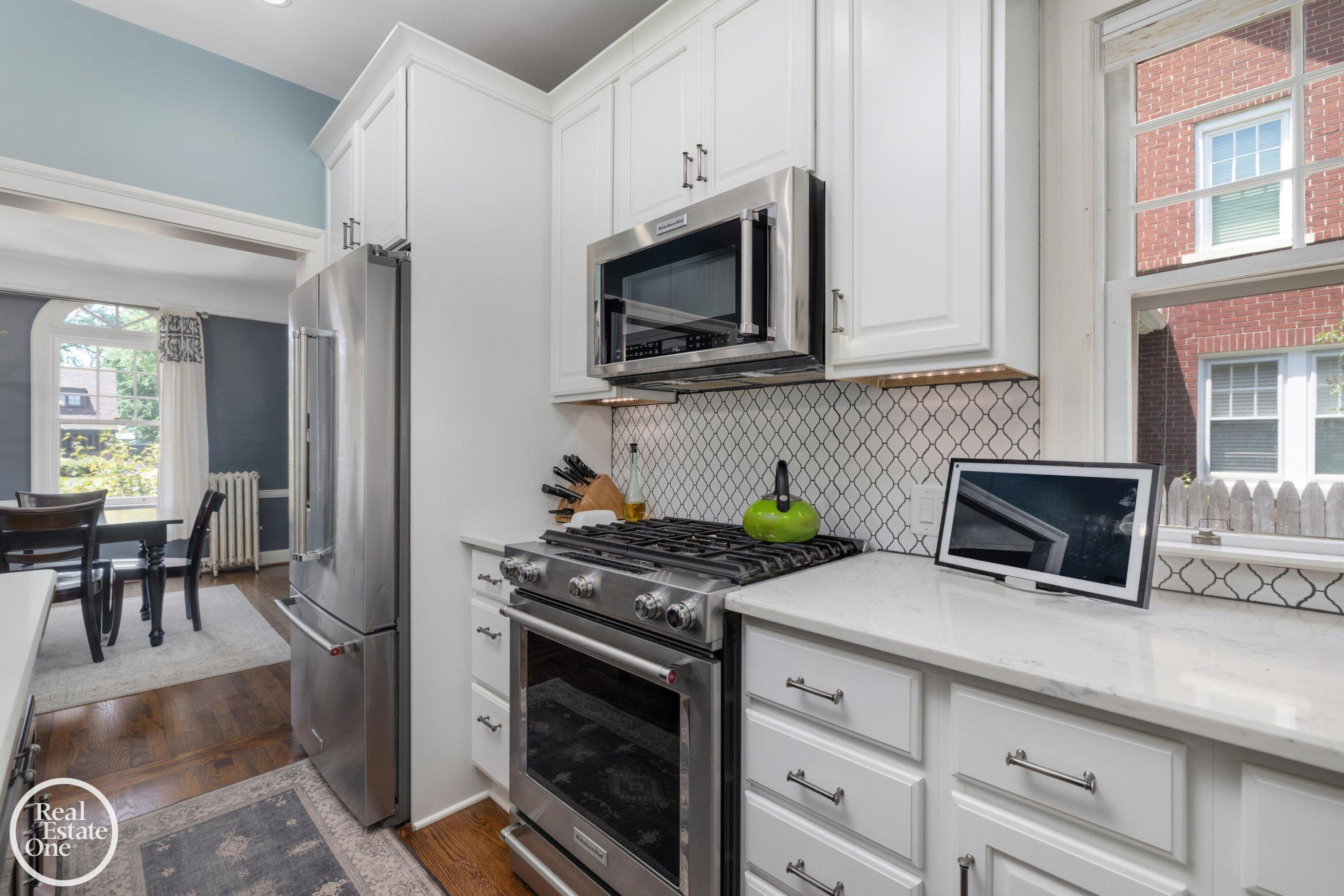 858 Bedford Road, Grosse Pointe Park, MI 48230 — Photo 17