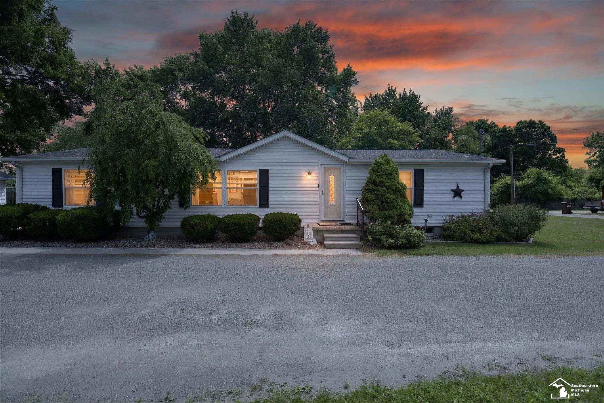 1070 Cherry Street, Temperance, MI 48182