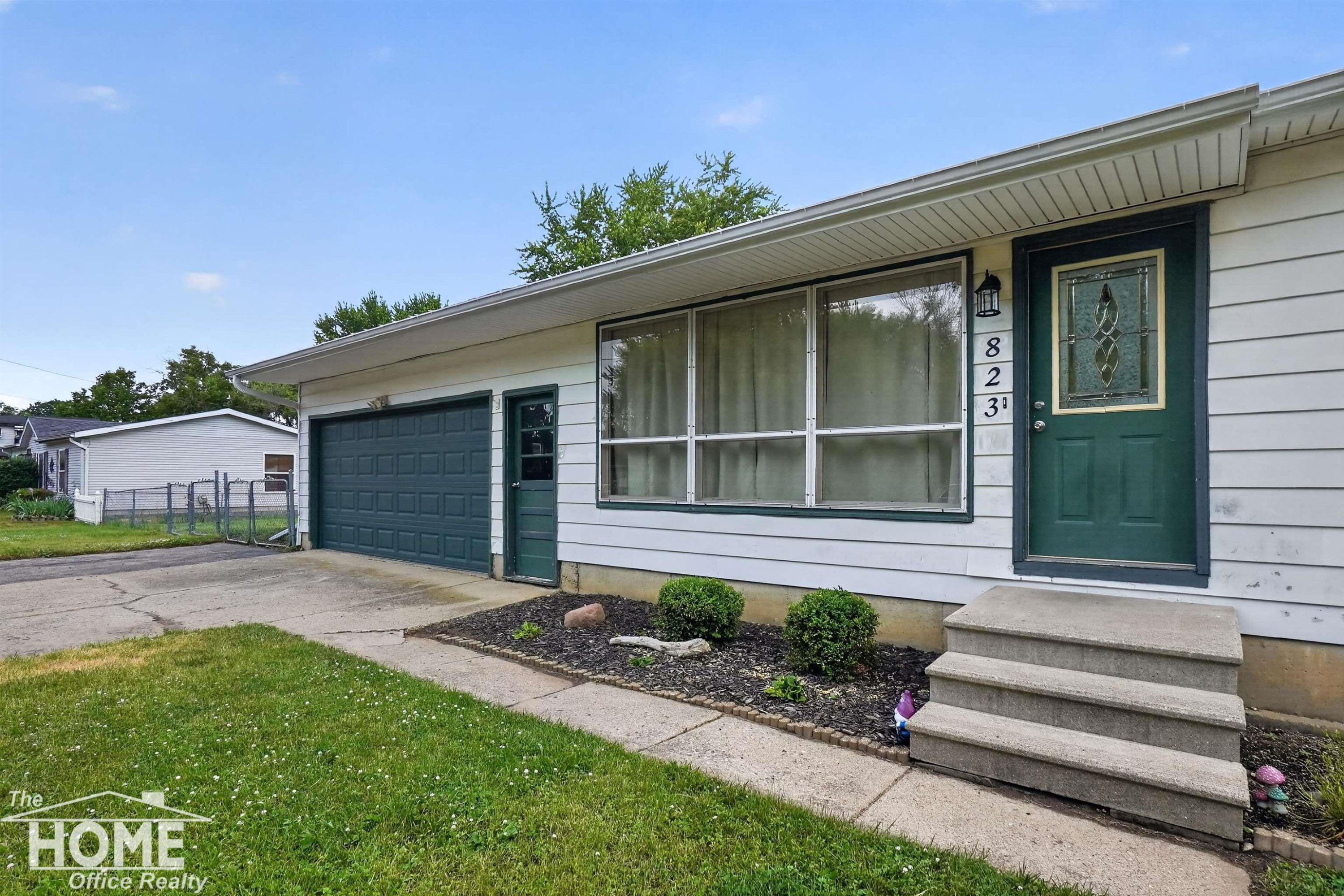 823 Tracy Street, Owosso, MI 48867 — Photo 2