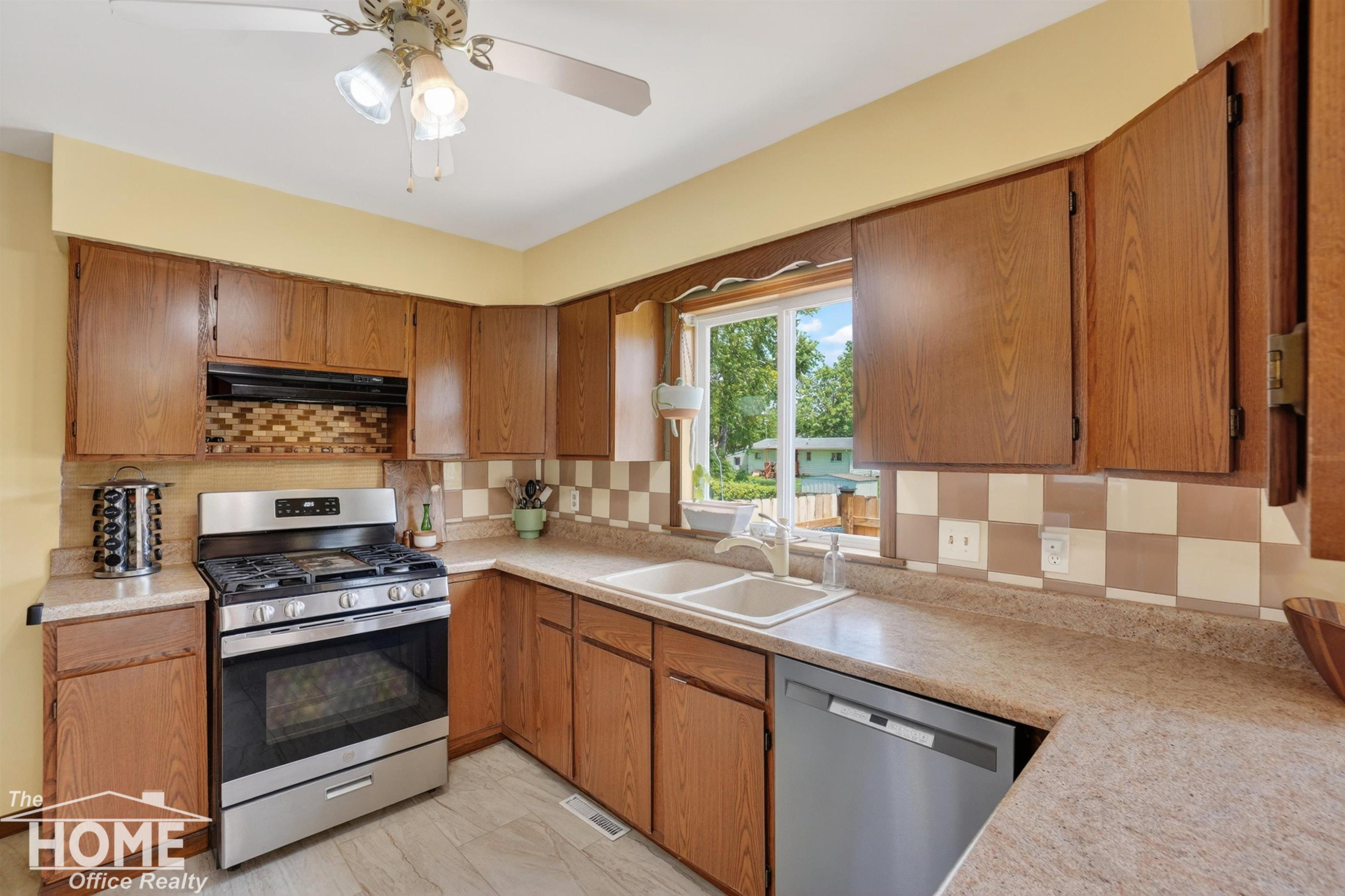 823 Tracy Street, Owosso, MI 48867 — Photo 18