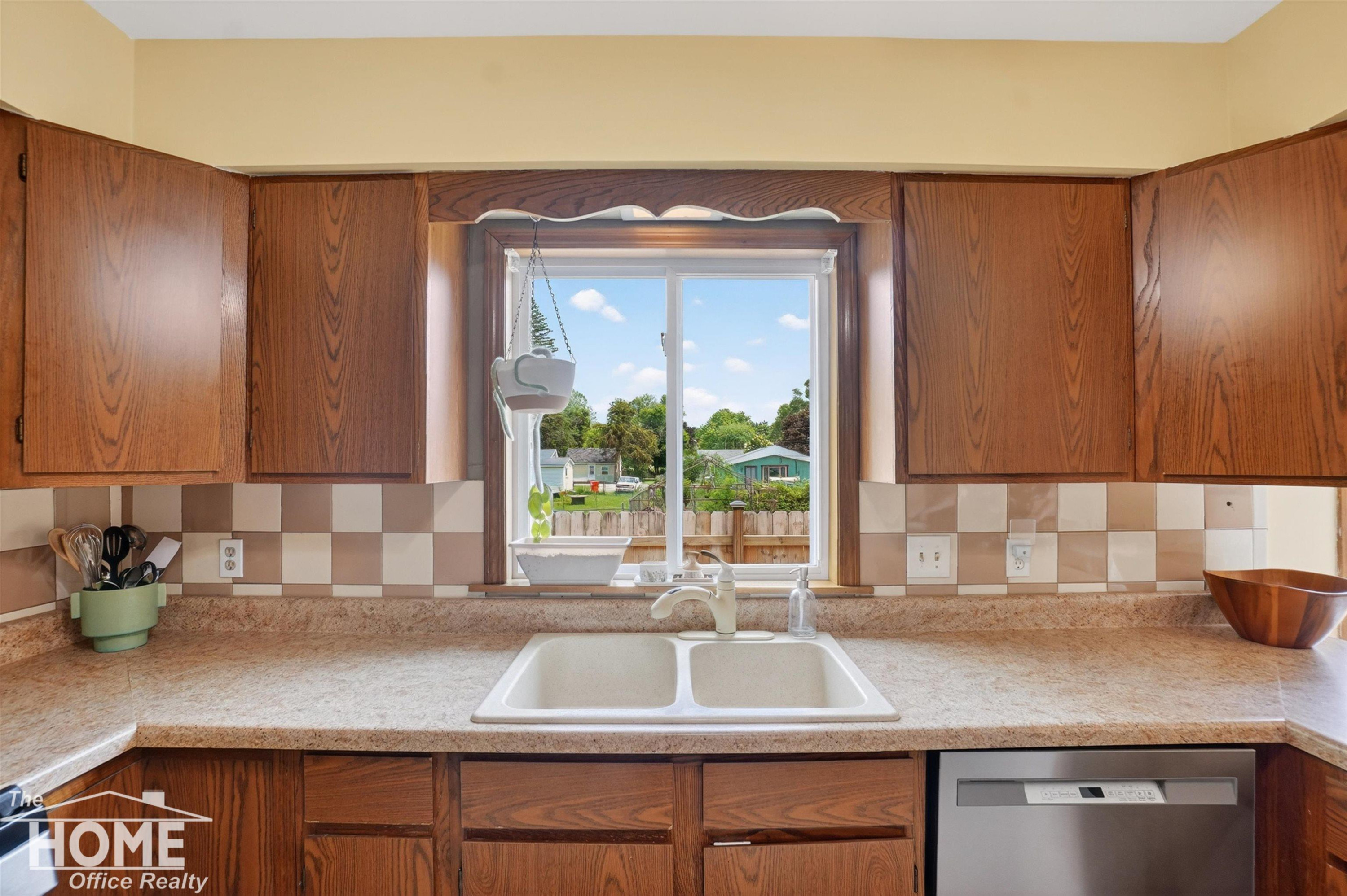 823 Tracy Street, Owosso, MI 48867 — Photo 19
