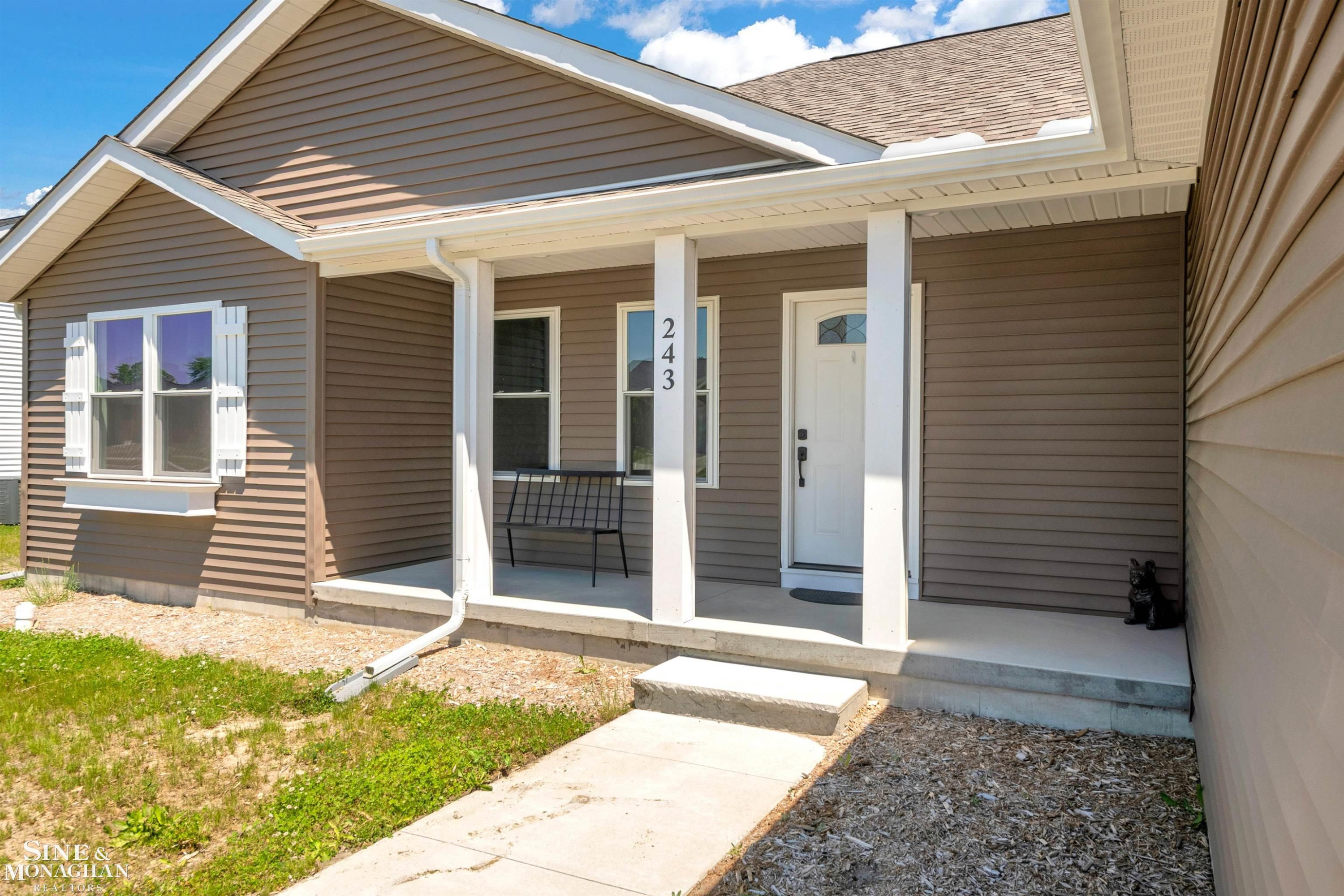 243 Oregon Avenue, Marysville, MI 48040 — Photo 2