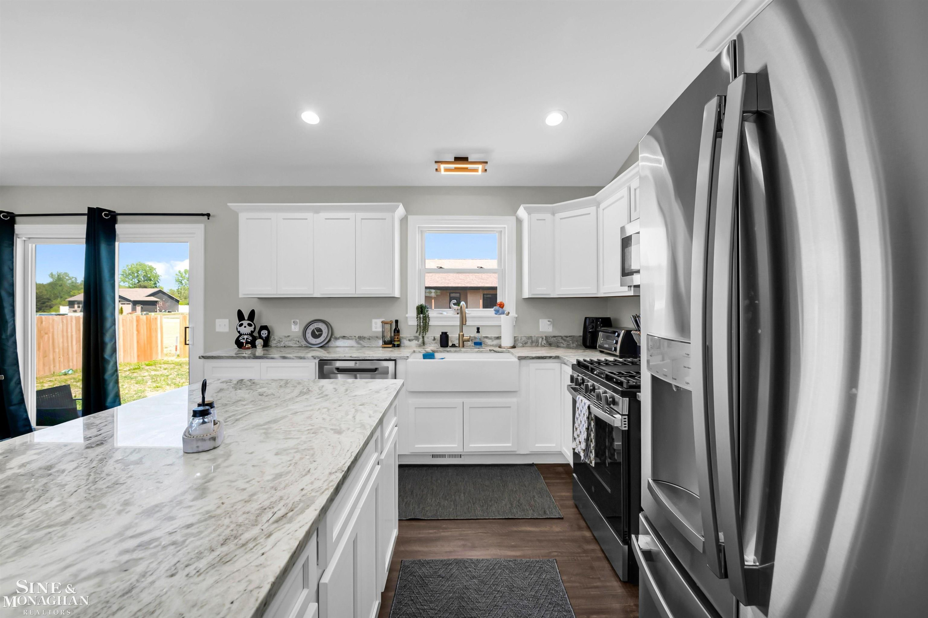 243 Oregon Avenue, Marysville, MI 48040 — Photo 4
