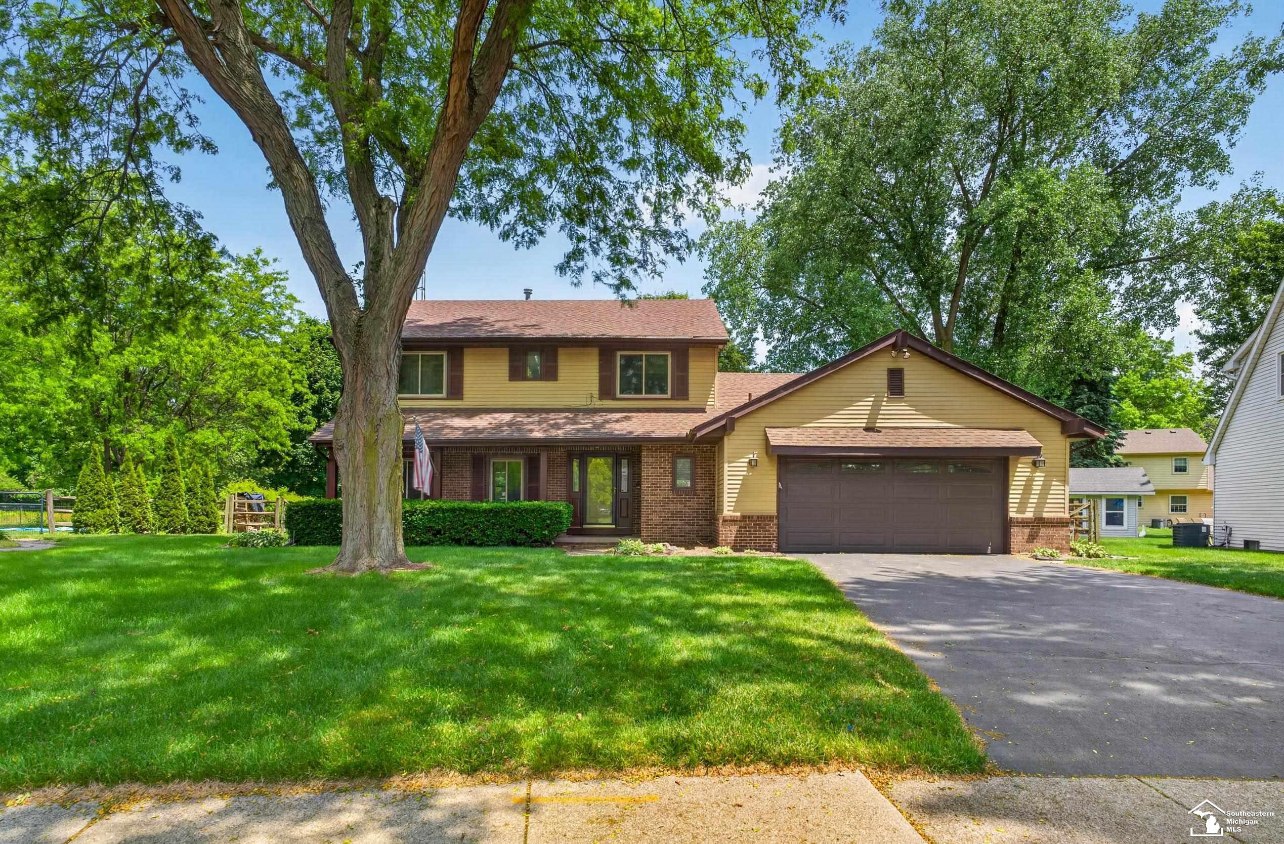 8008 Fox Run Court, Temperance, MI 48182 — front exterior