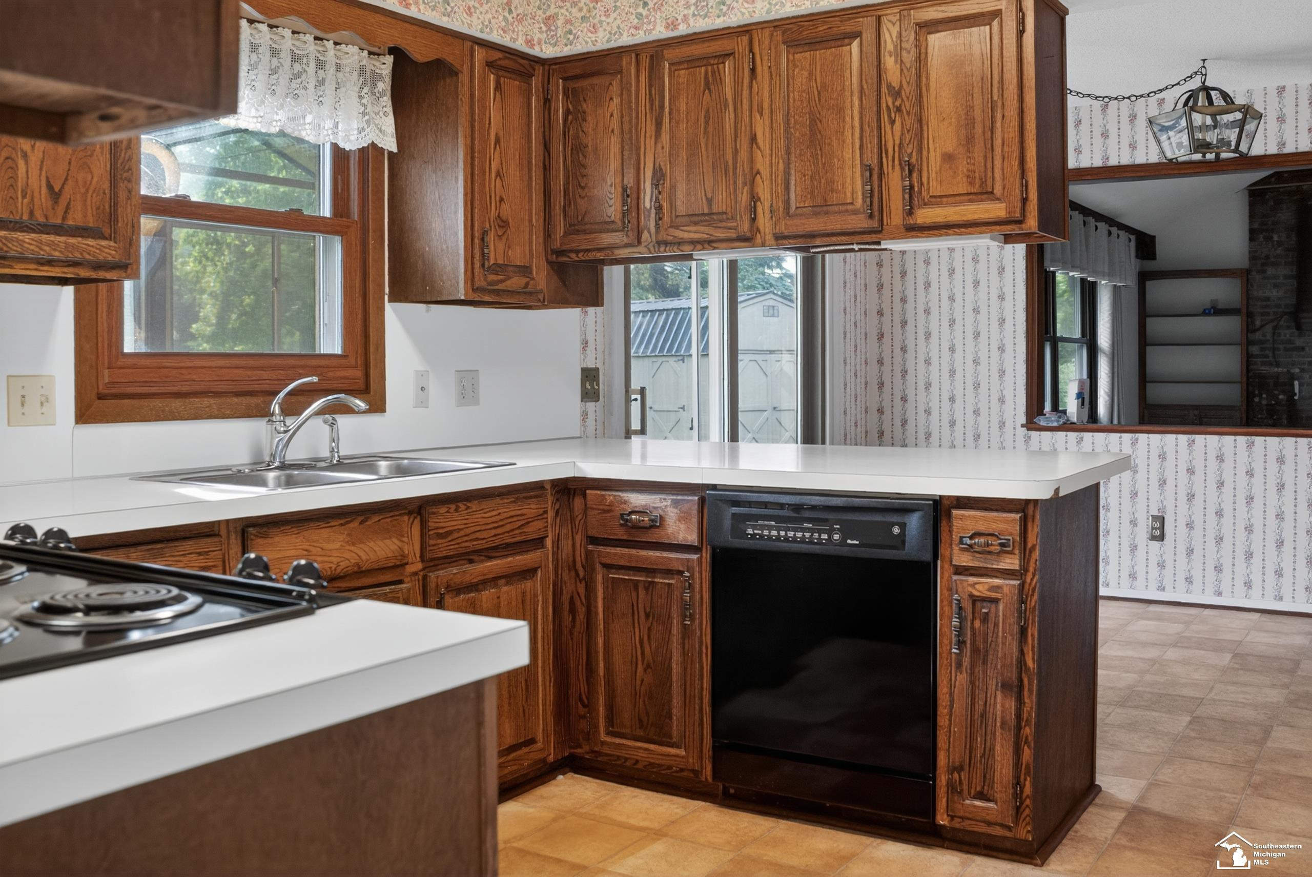 8008 Fox Run Court, Temperance, MI 48182 — Photo 6