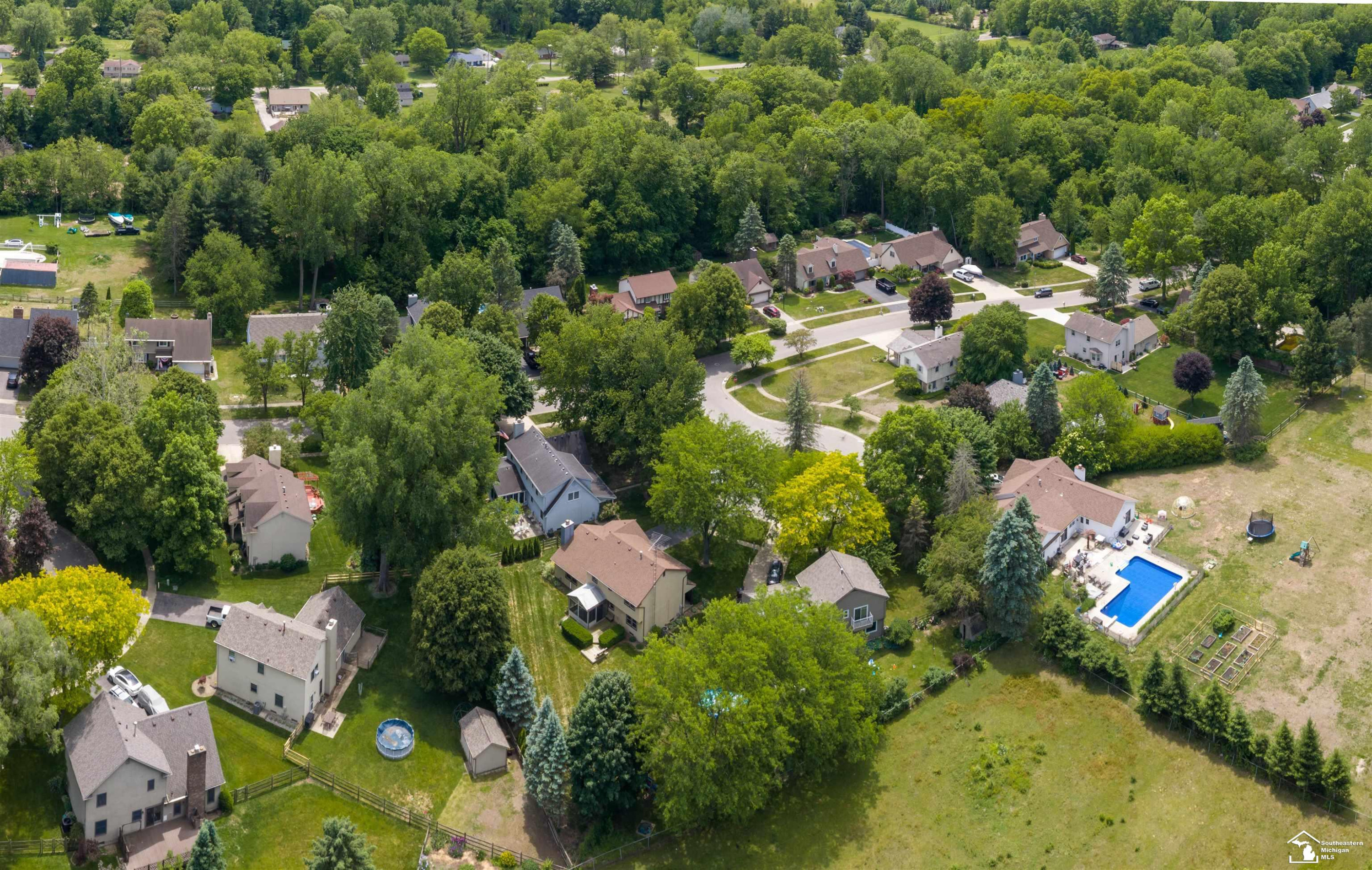8008 Fox Run Court, Temperance, MI 48182 — Photo 45