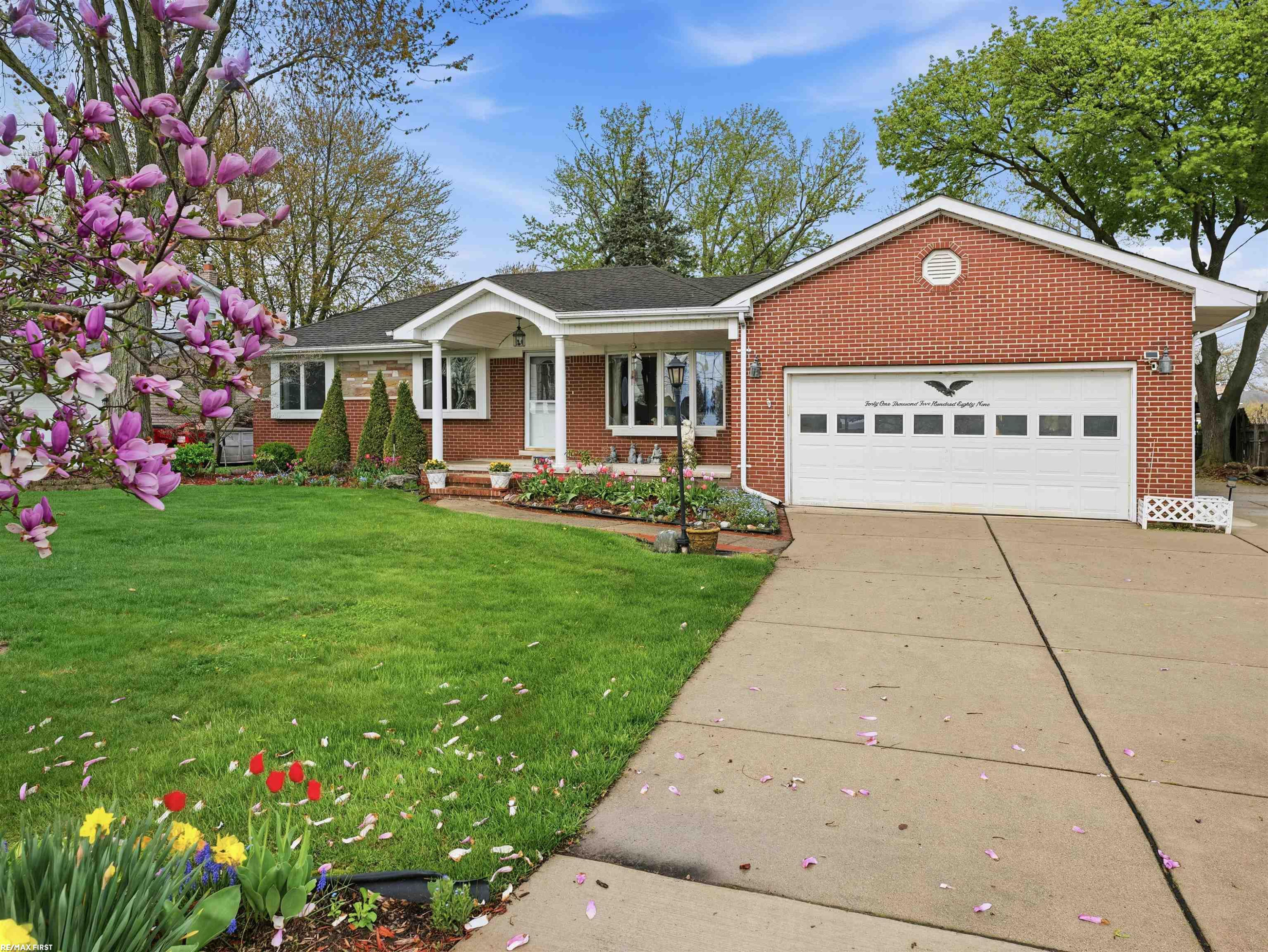 41589 Windmill Street, MI — Photo 41