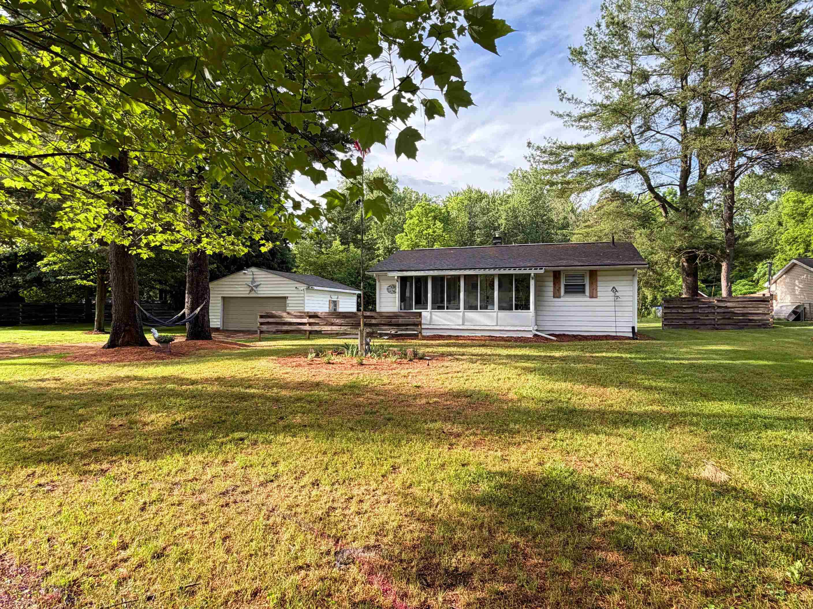 1079 W Moore Road, Saginaw, MI 48601