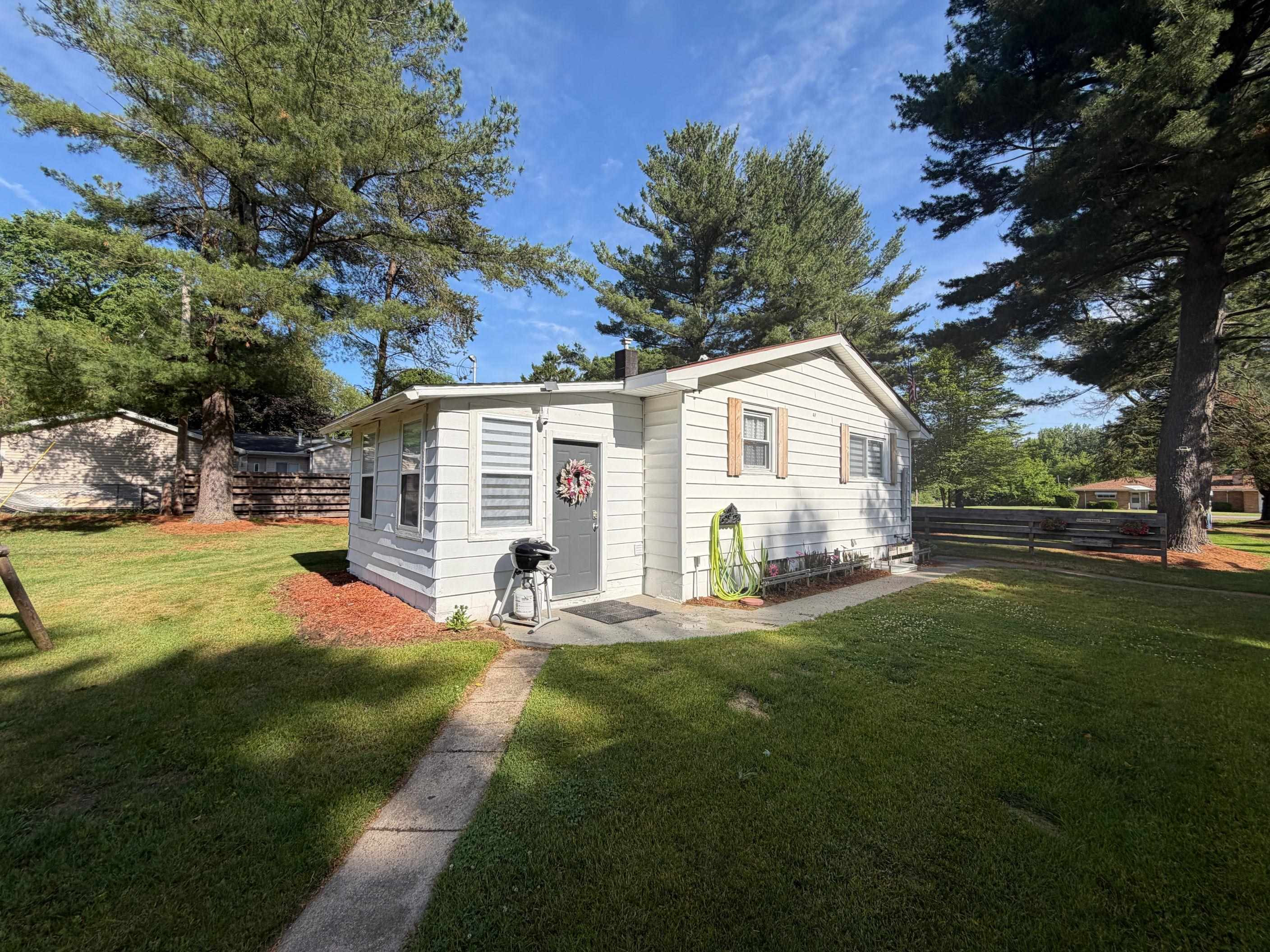 1079 W Moore Road, Saginaw, MI 48601 — Photo 45