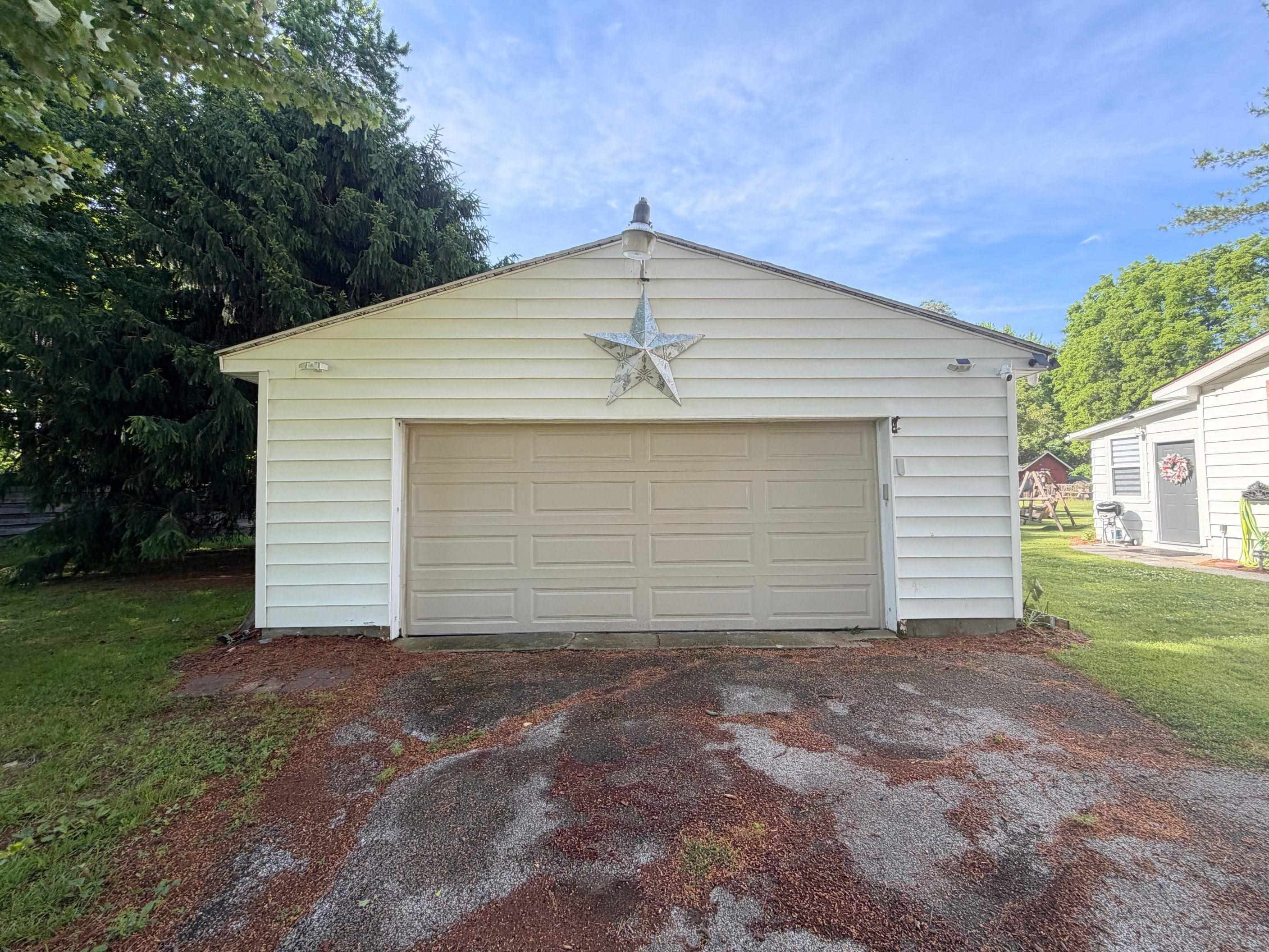 1079 W Moore Road, Saginaw, MI 48601 — Photo 56