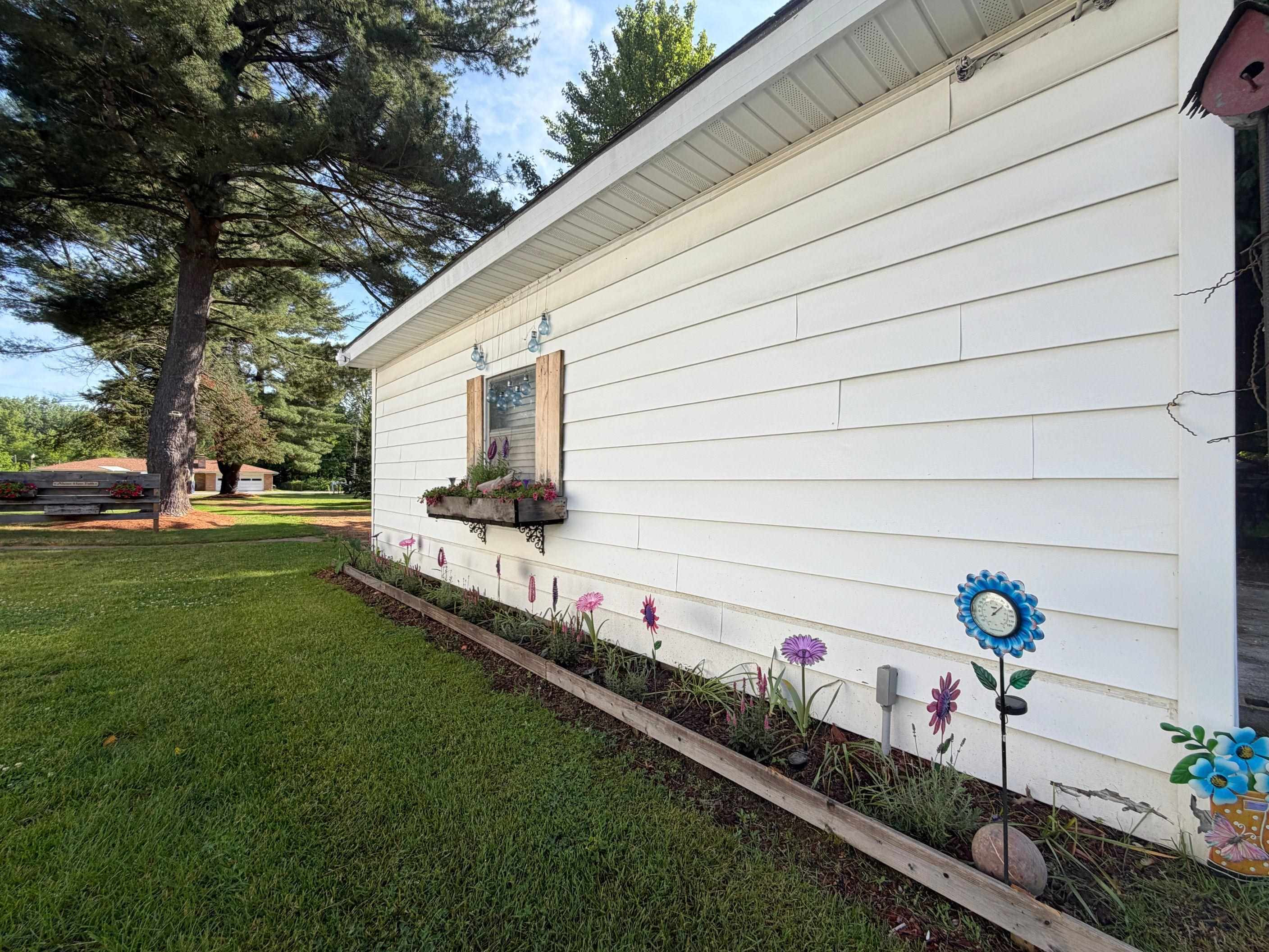 1079 W Moore Road, Saginaw, MI 48601 — Photo 57