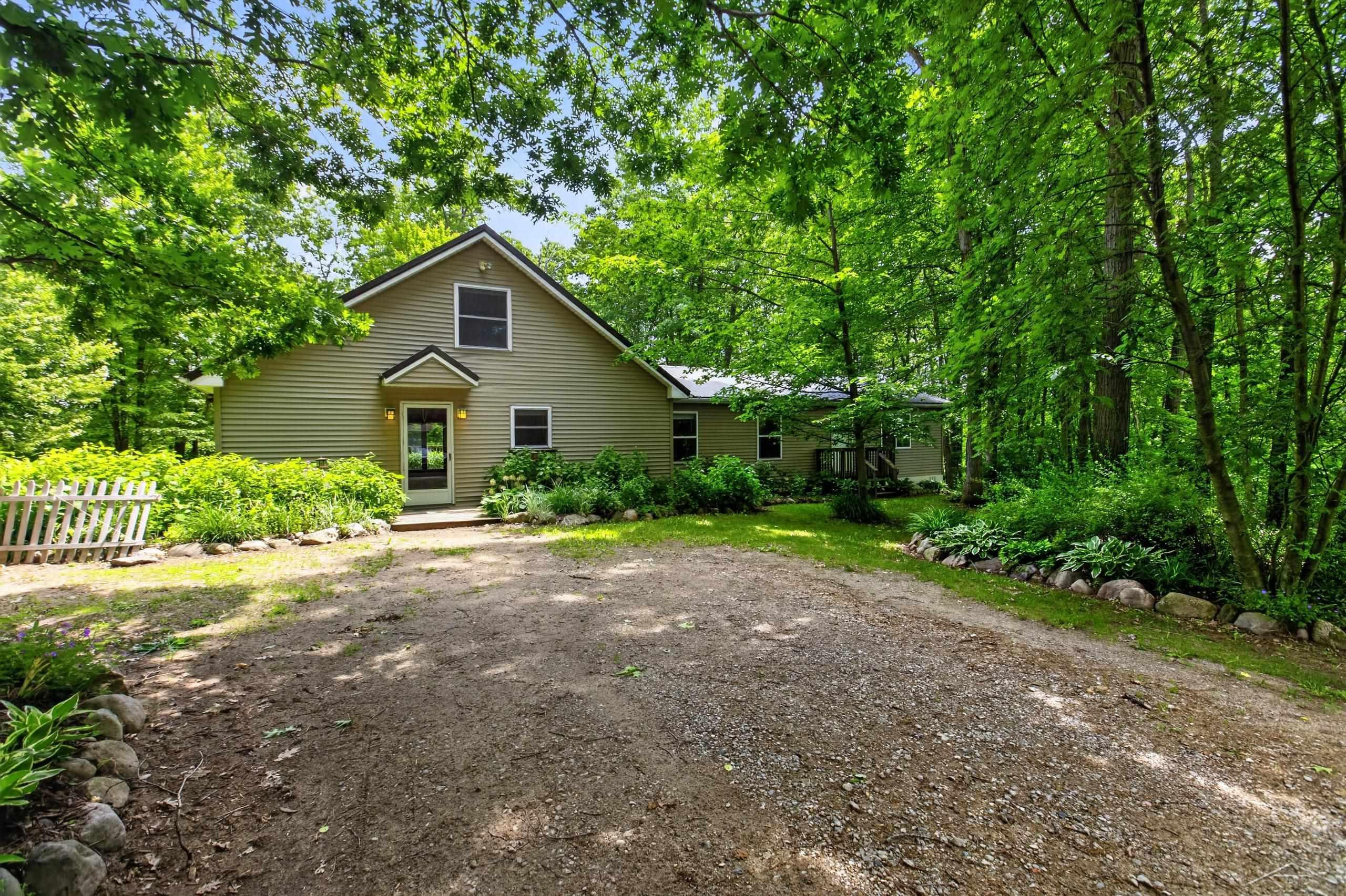 1969 Barbara Lane, Harrison, MI 48625 — Photo 2